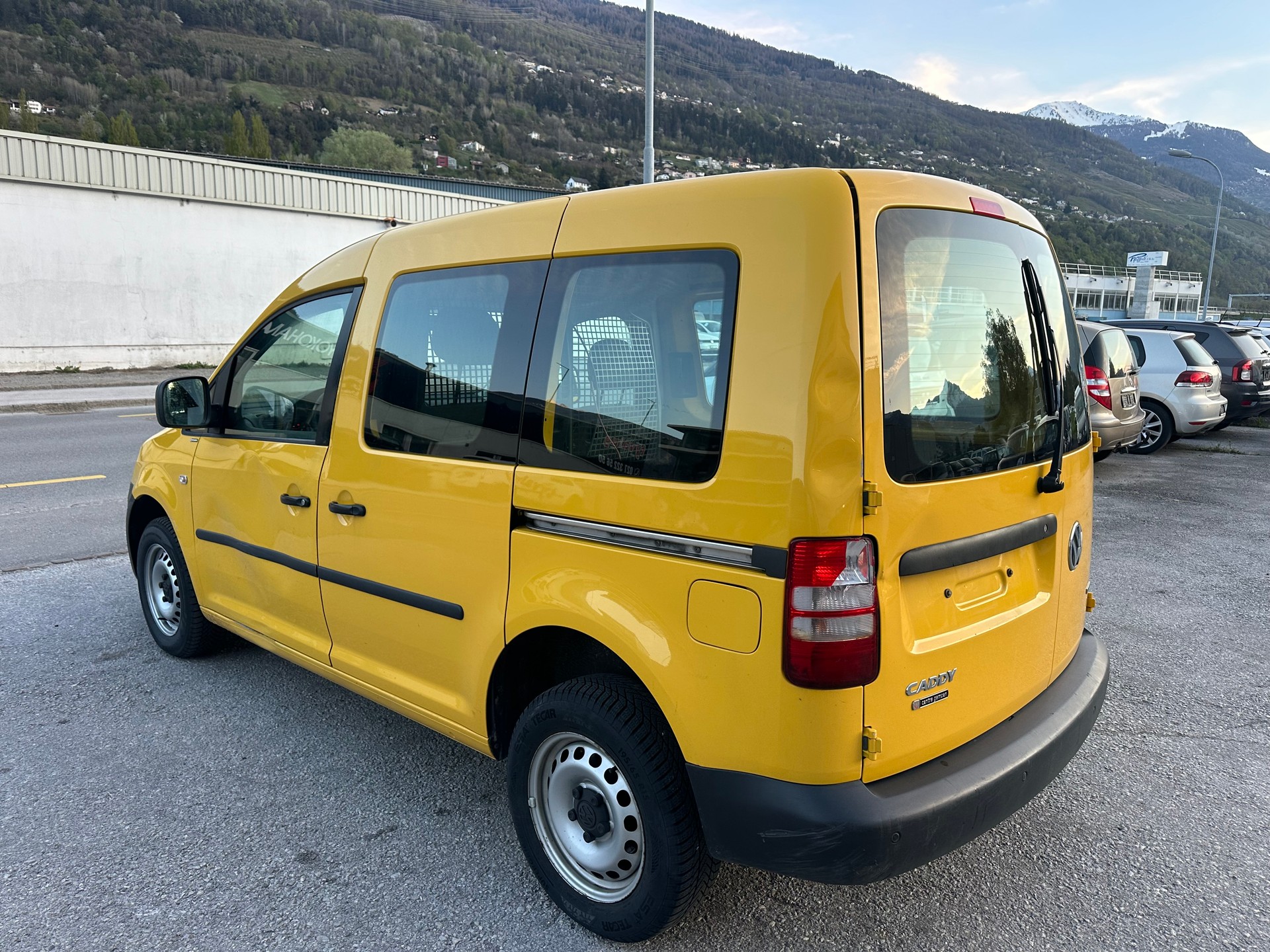 VW Caddy 2.0 TDI 4Motion-image-5