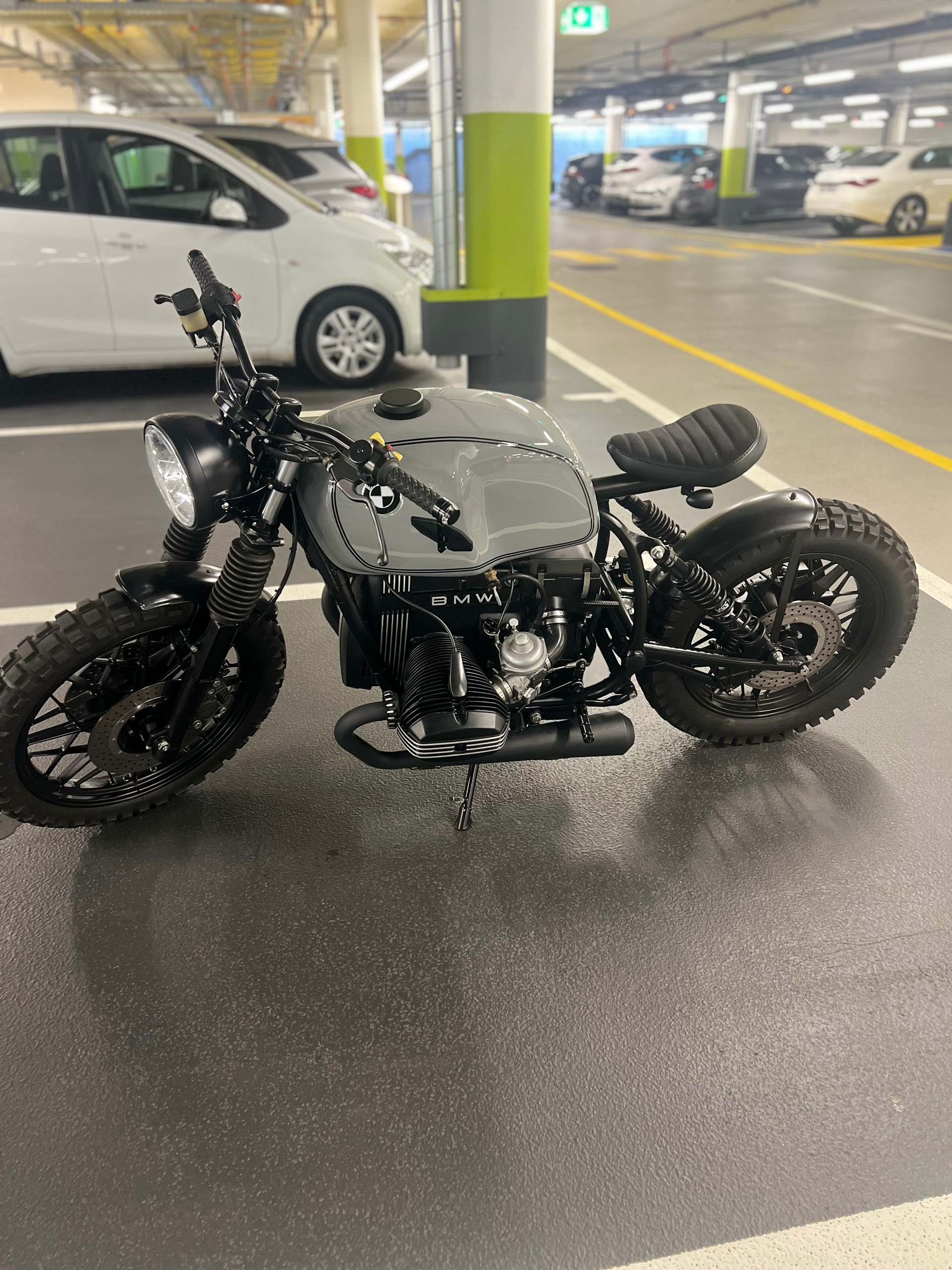 BMW R100 RS Bobber-image-1