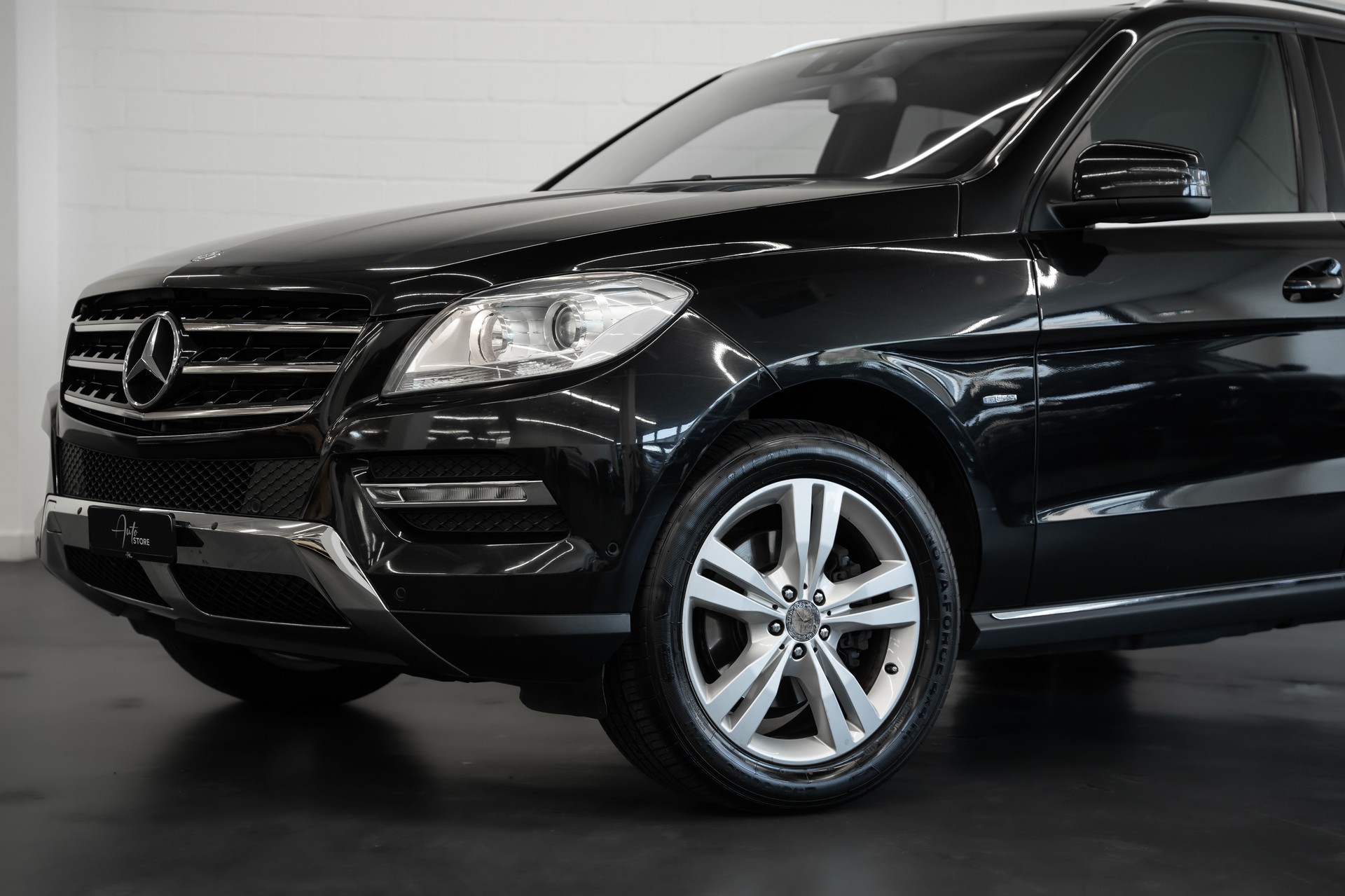 MERCEDES-BENZ ML 350 BlueTEC Edition 4Matic 7G-Tronic-showroom-element-3