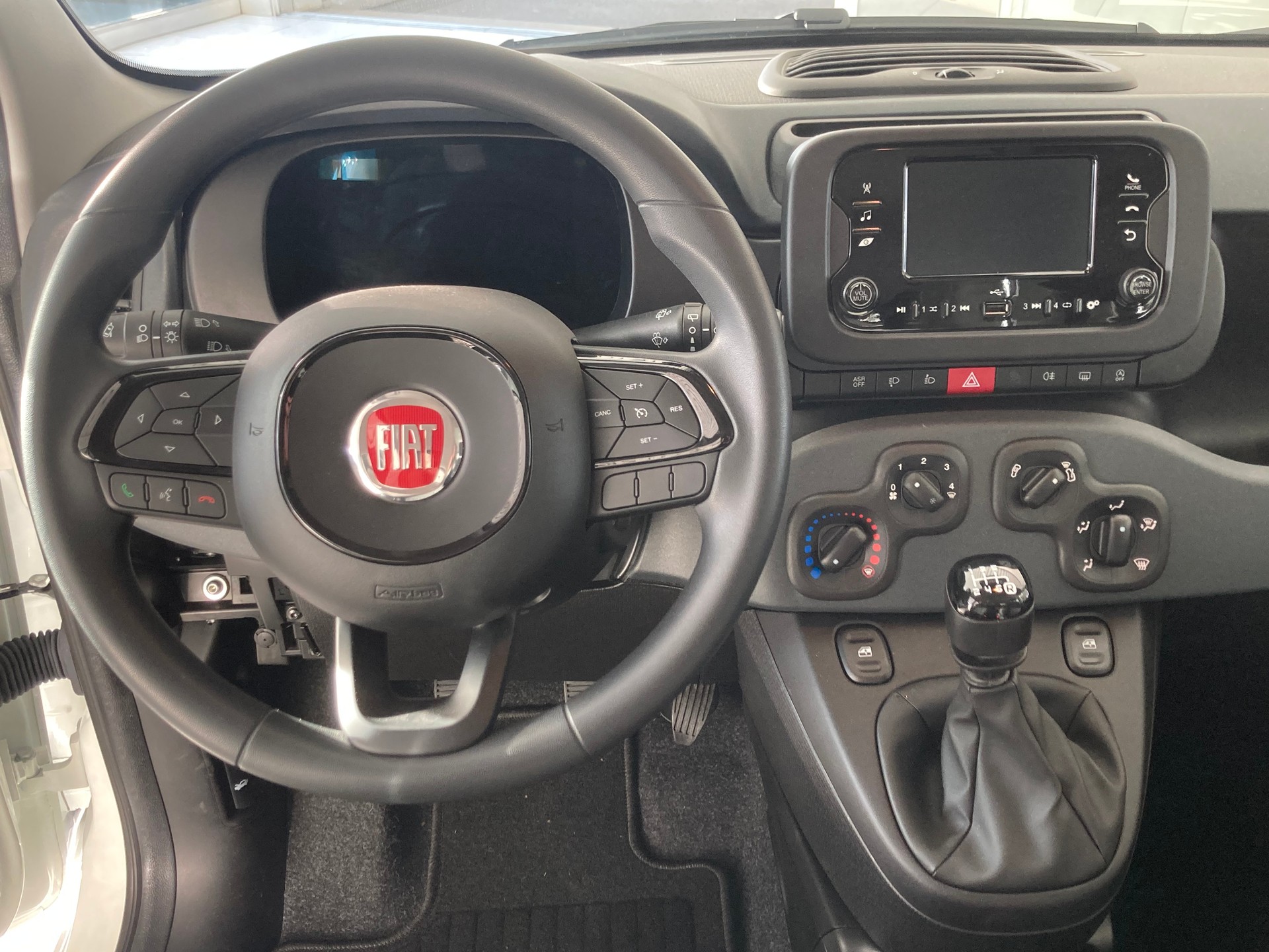 FIAT Panda 1.0 MHEV City Life-image-6