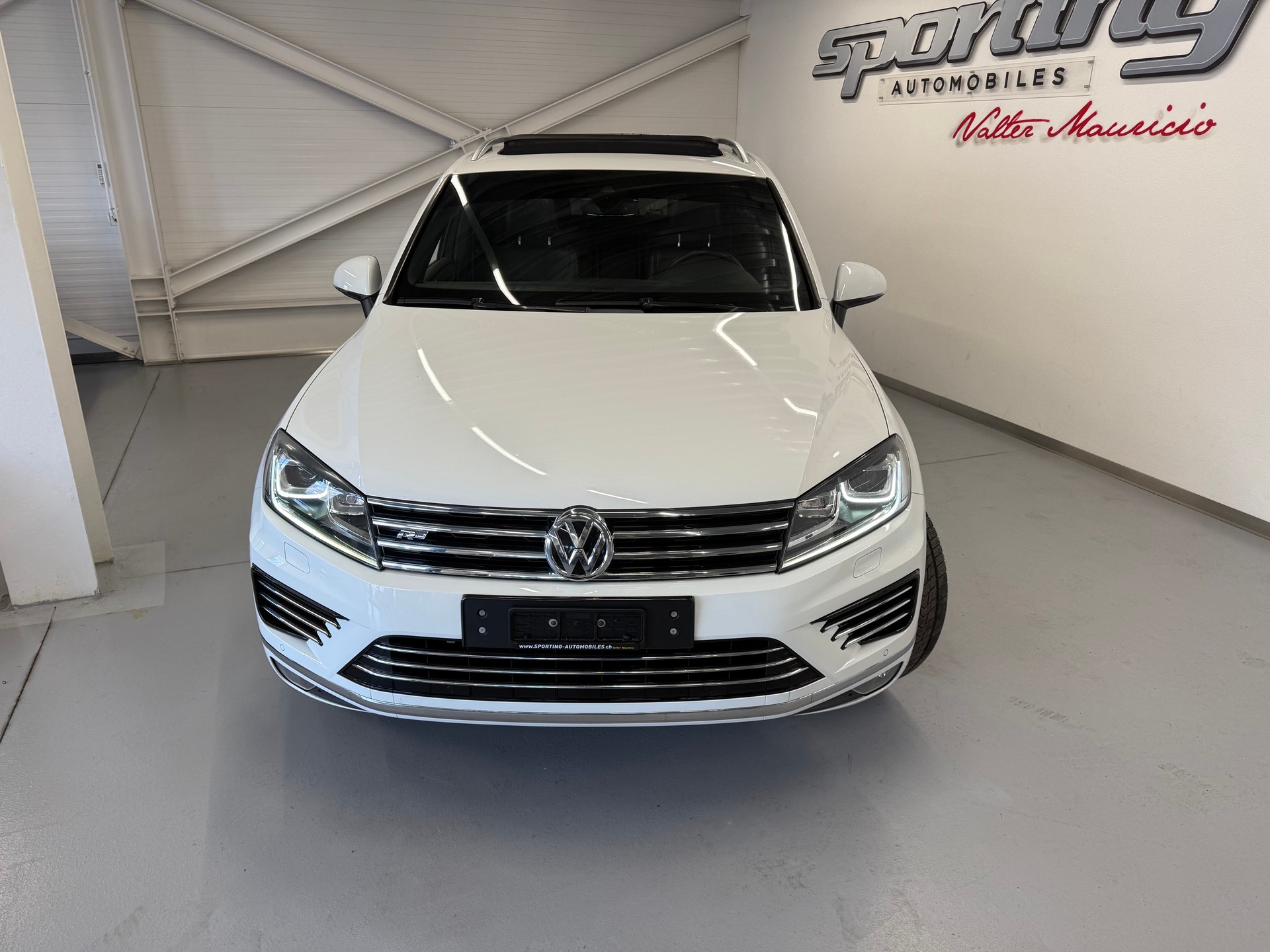 VW Touareg 3.0 TDI RLine BlueMotion Technology Tiptronic-showroom-element-3