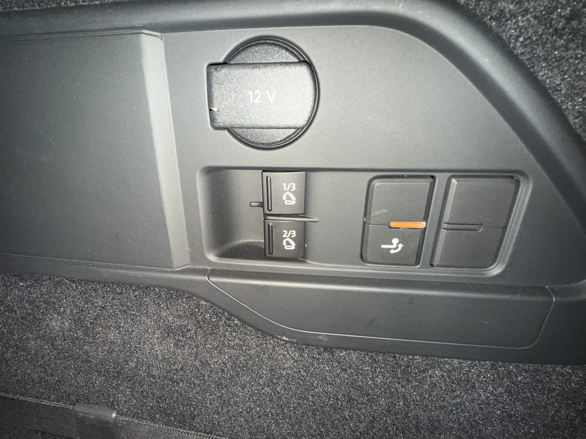 VW Touareg 3.0 TDI RLine BlueMotion Technology Tiptronic-image-17