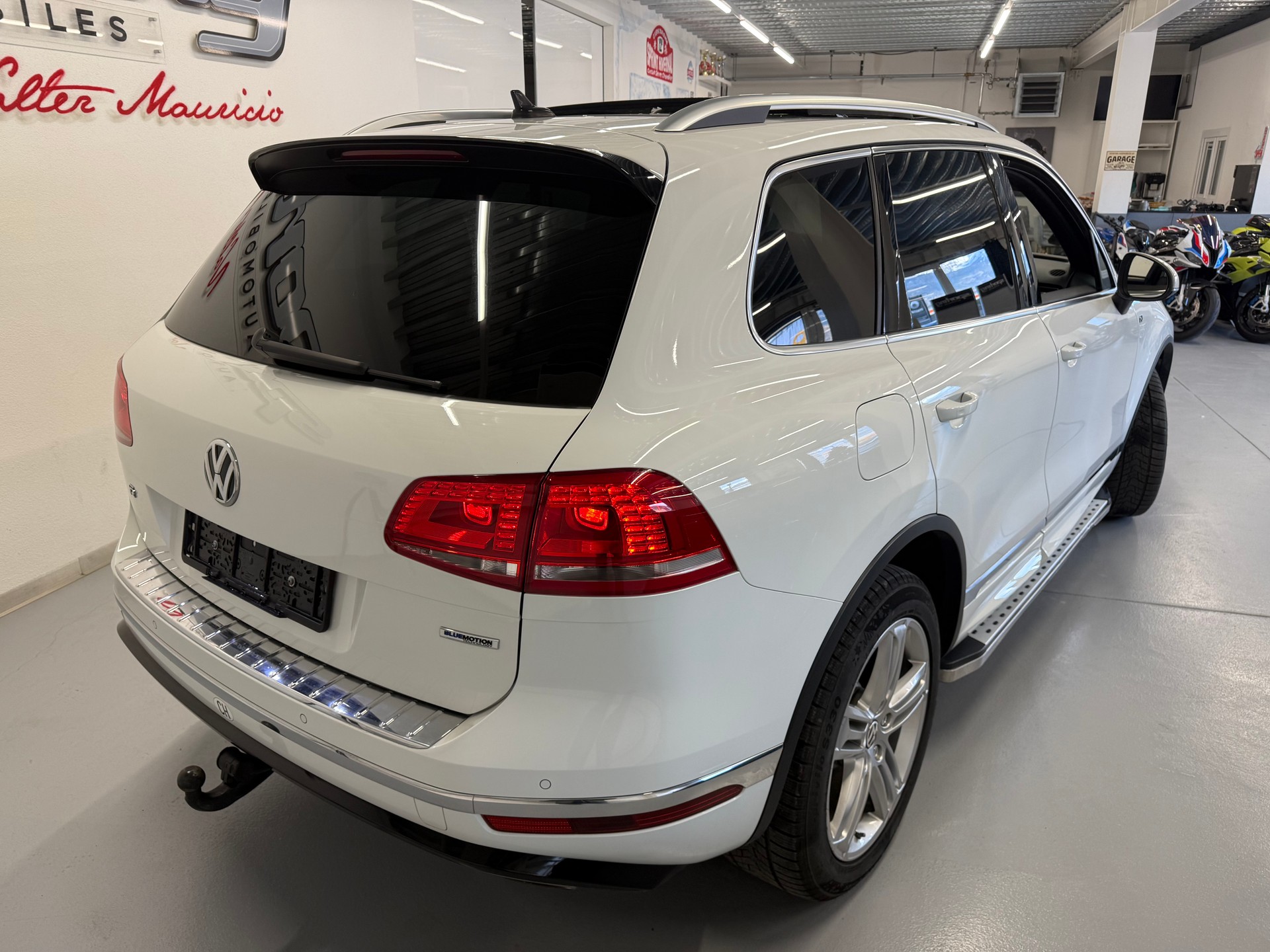 VW Touareg 3.0 TDI RLine BlueMotion Technology Tiptronic-image-7