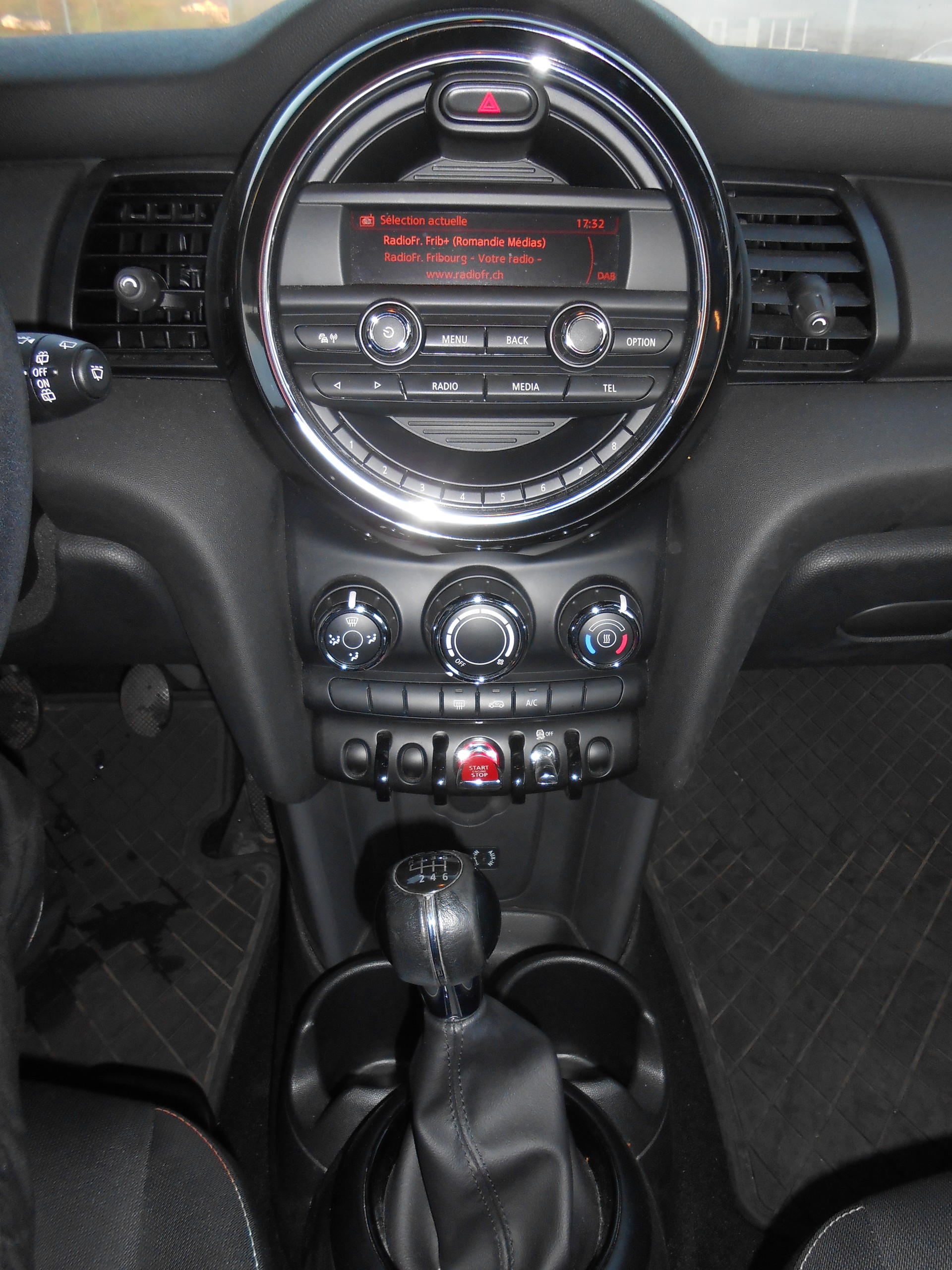 MINI One First Classic Edition-image-8