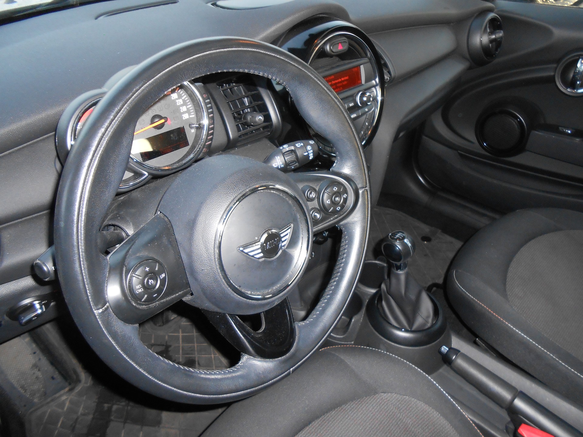 MINI One First Classic Edition-image-10