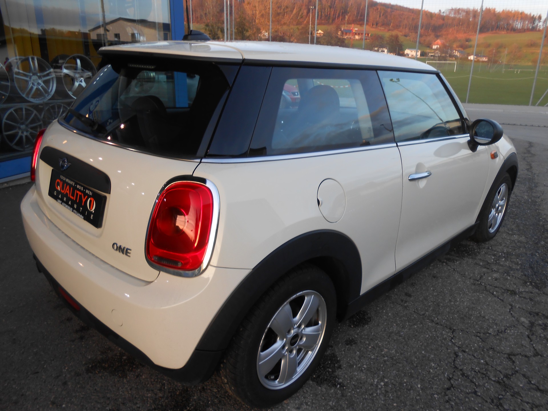 MINI One First Classic Edition-image-4