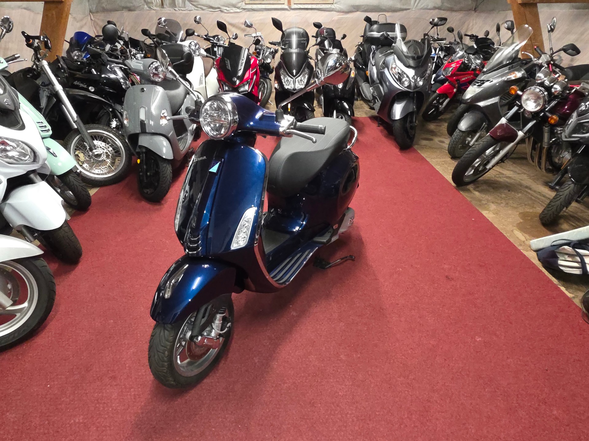 PIAGGIO Vespa 125 Primavera-image-0