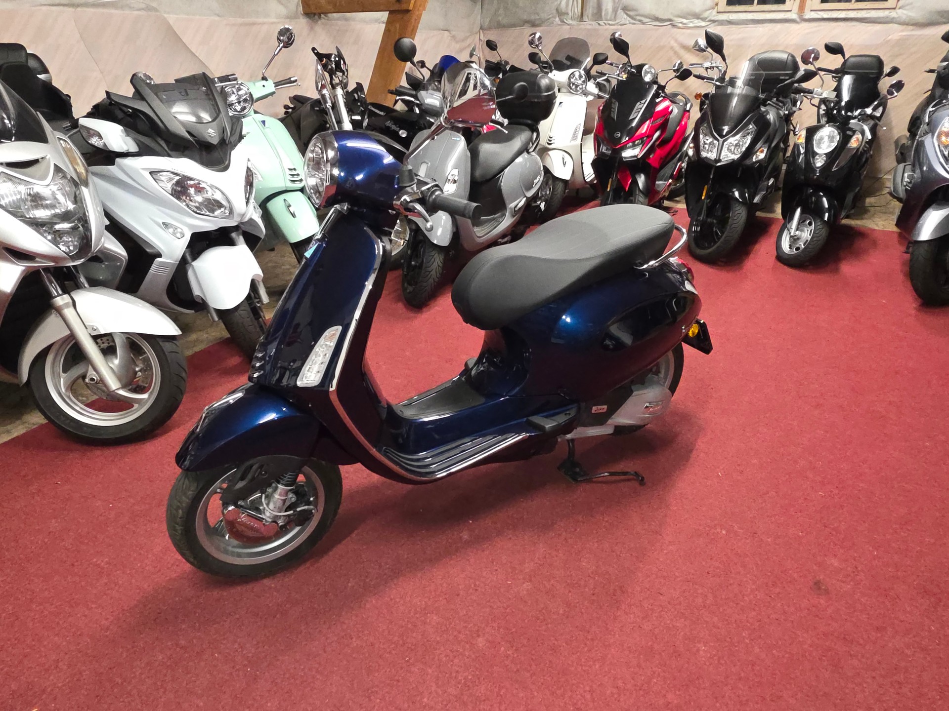 PIAGGIO Vespa 125 Primavera-image-1