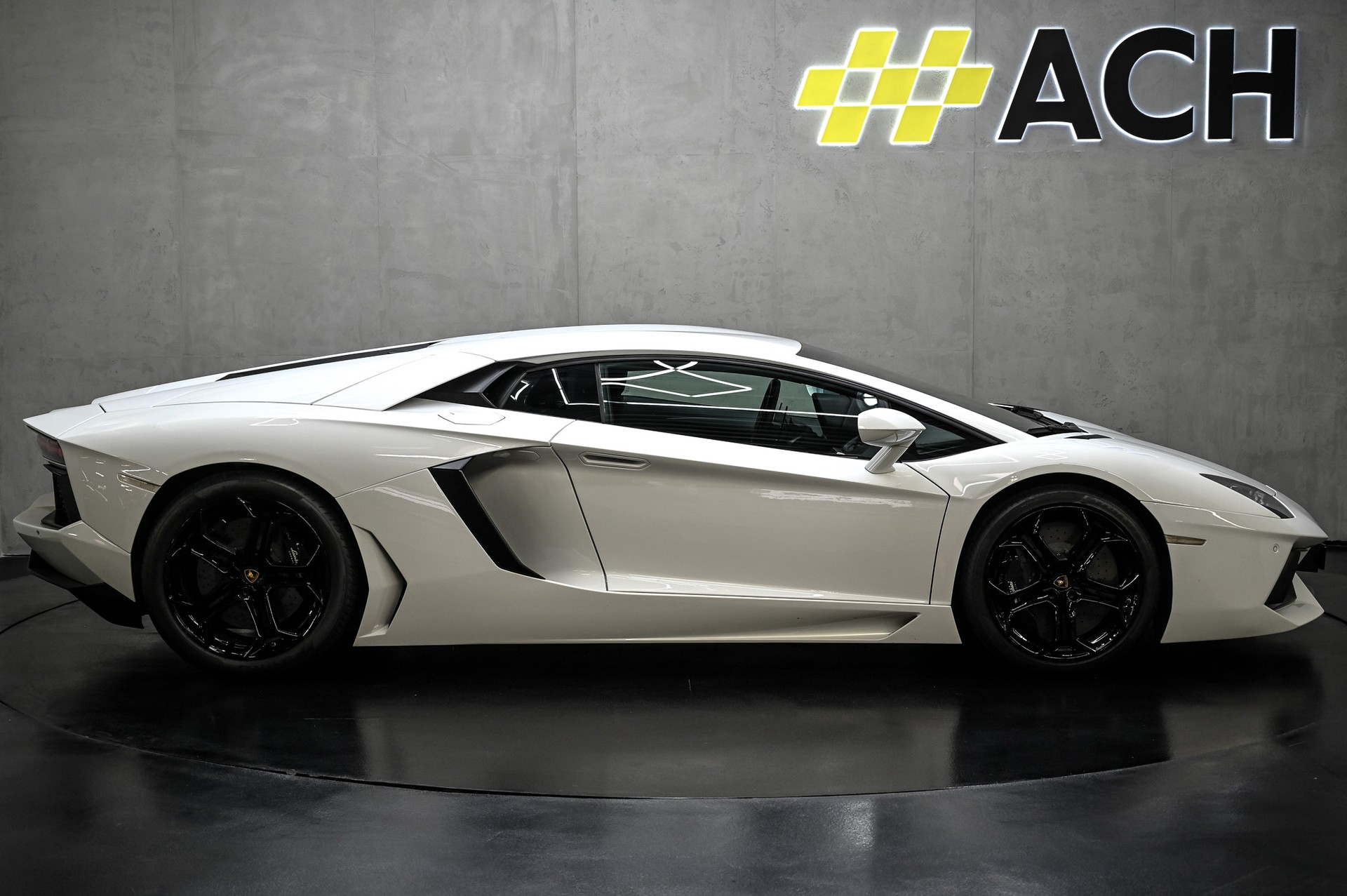 LAMBORGHINI Aventador LP700-4 Coupé E-Gear-image-13