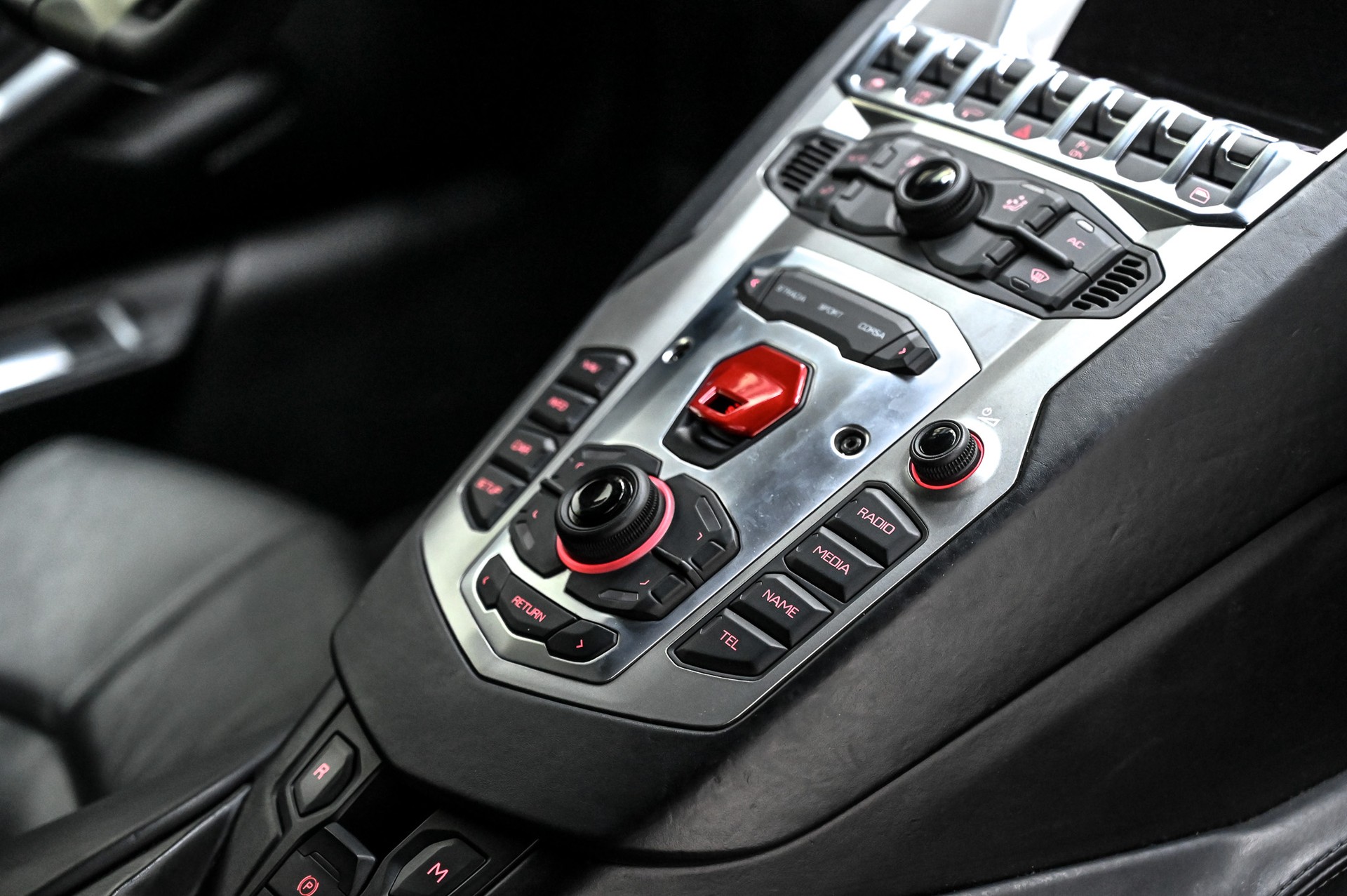 LAMBORGHINI Aventador LP700-4 Coupé E-Gear-image-24