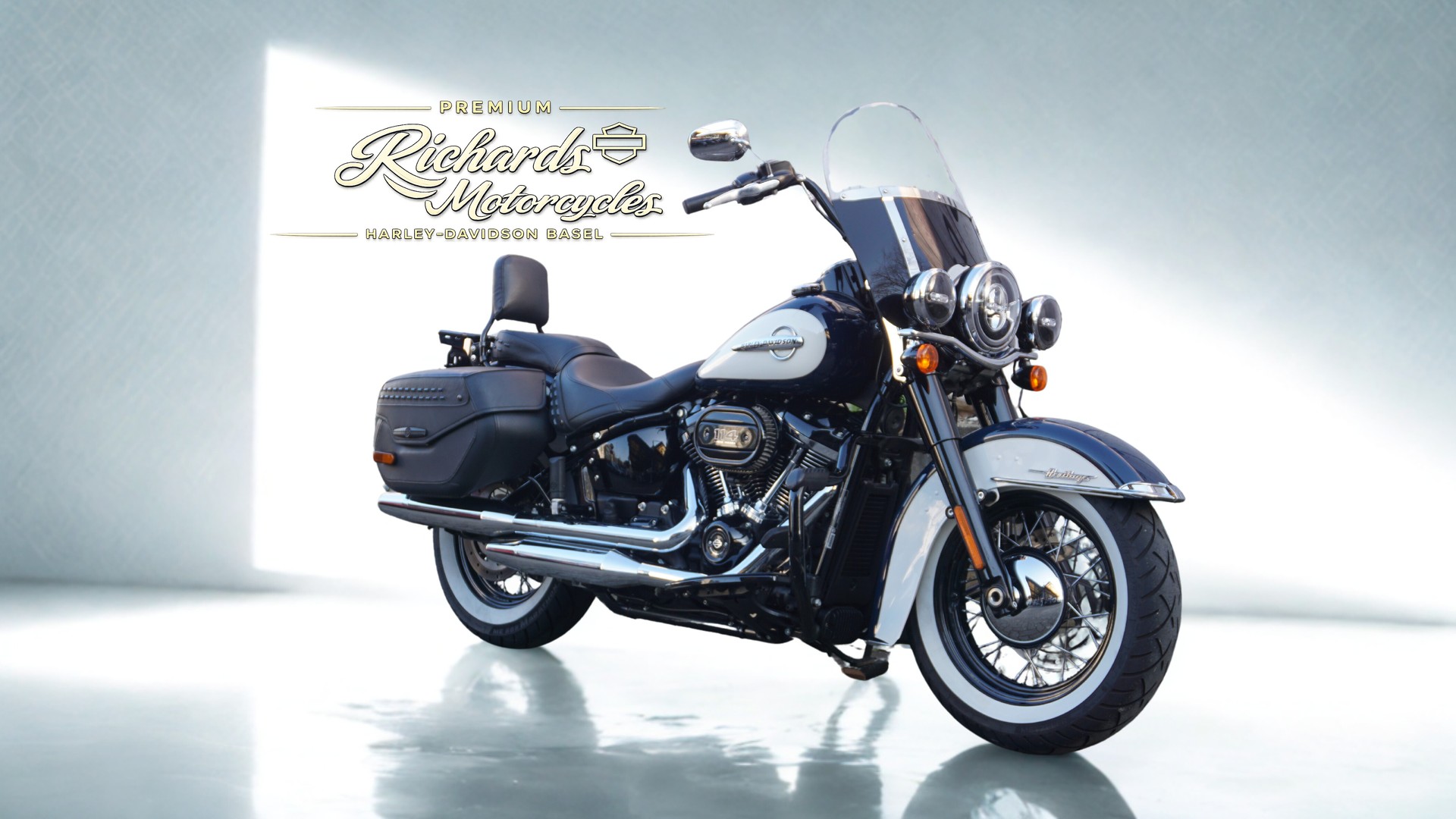 HARLEY-DAVIDSON FLHCS Heritage Classic 114 ABS-image-1