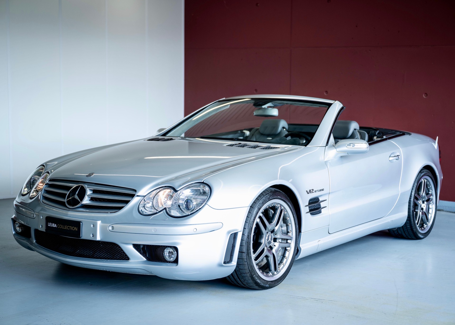 MERCEDES-BENZ SL 65 AMG (Leasing 0.80%, 2nd hand, 100% original, stunning condition, full Mercedes history)-image-4