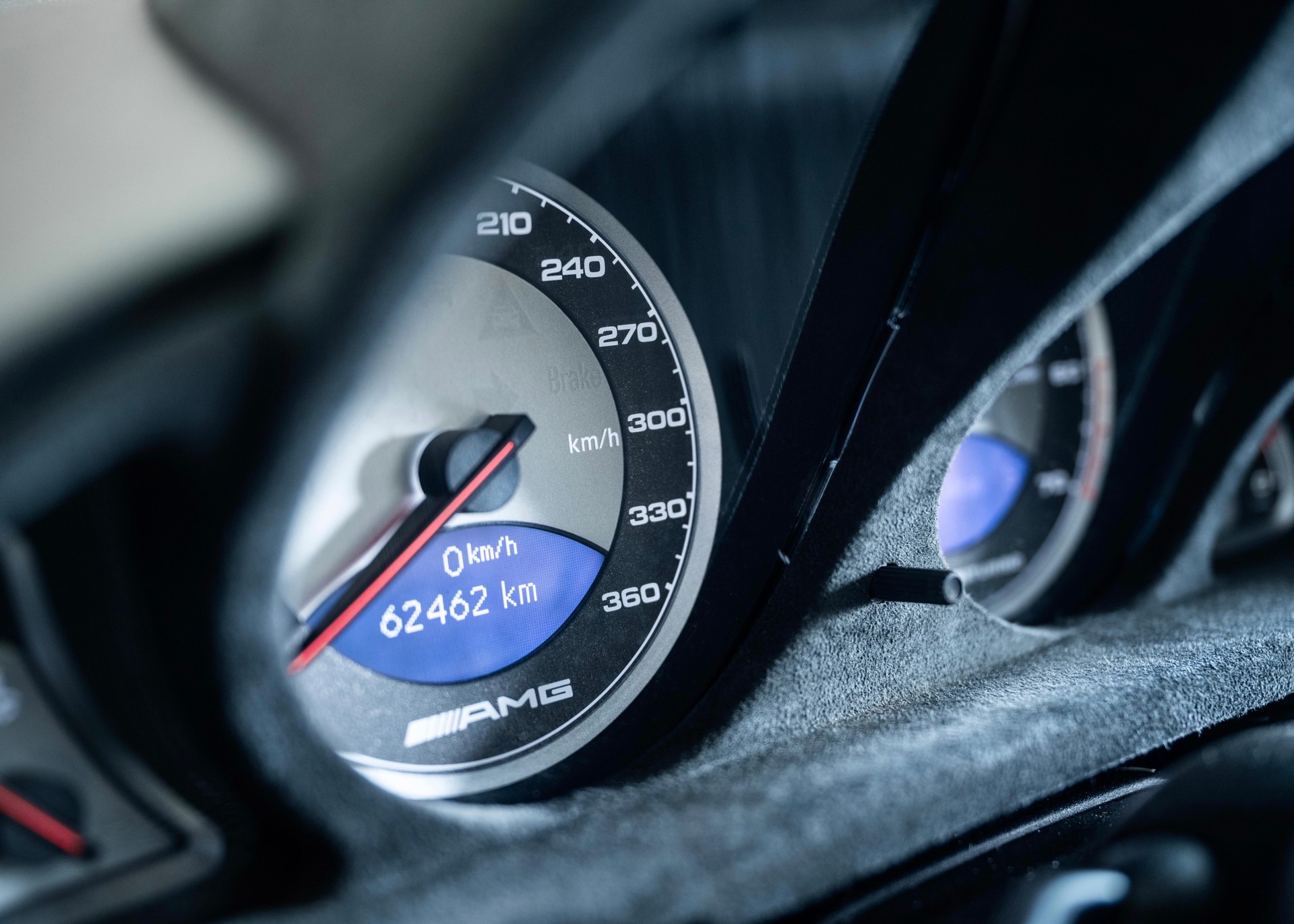 MERCEDES-BENZ SL 65 AMG (Leasing 0.80%, 2nd hand, 100% original, stunning condition, full Mercedes history)-image-25