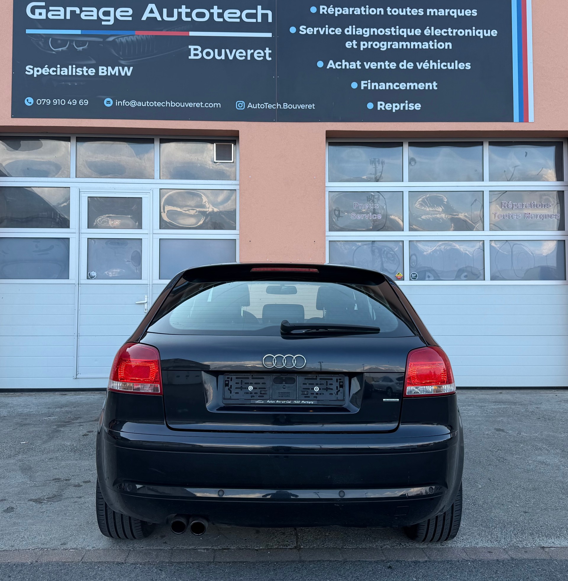 AUDI A3 2.0 Turbo FSI S-Line quattro-image-5
