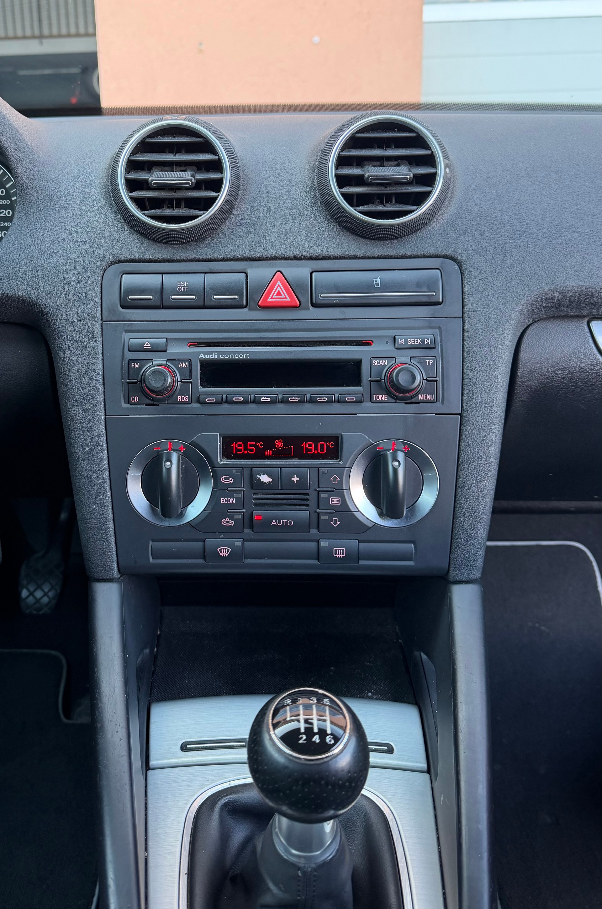 AUDI A3 2.0 Turbo FSI S-Line quattro-image-8