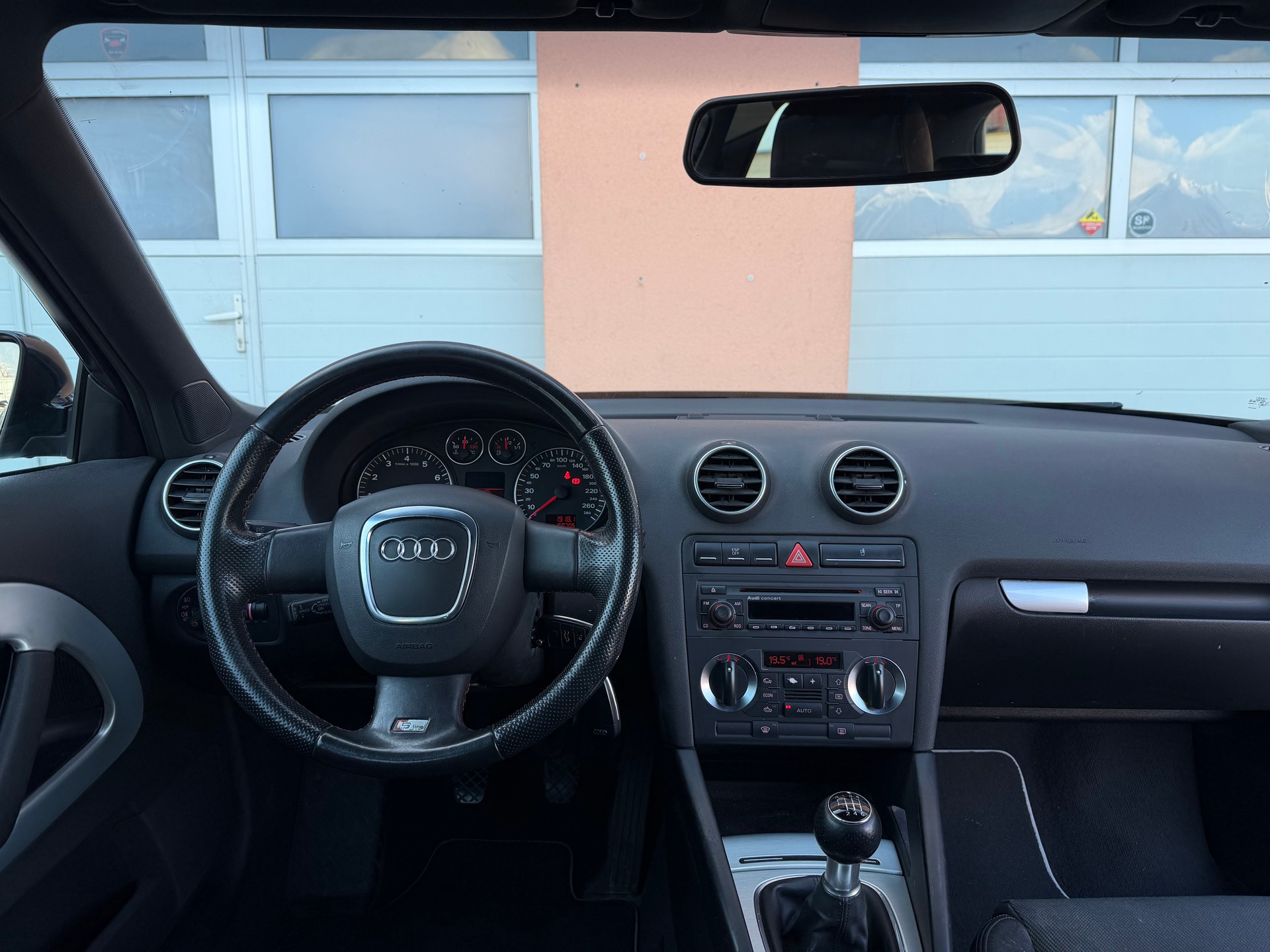 AUDI A3 2.0 Turbo FSI S-Line quattro-image-7