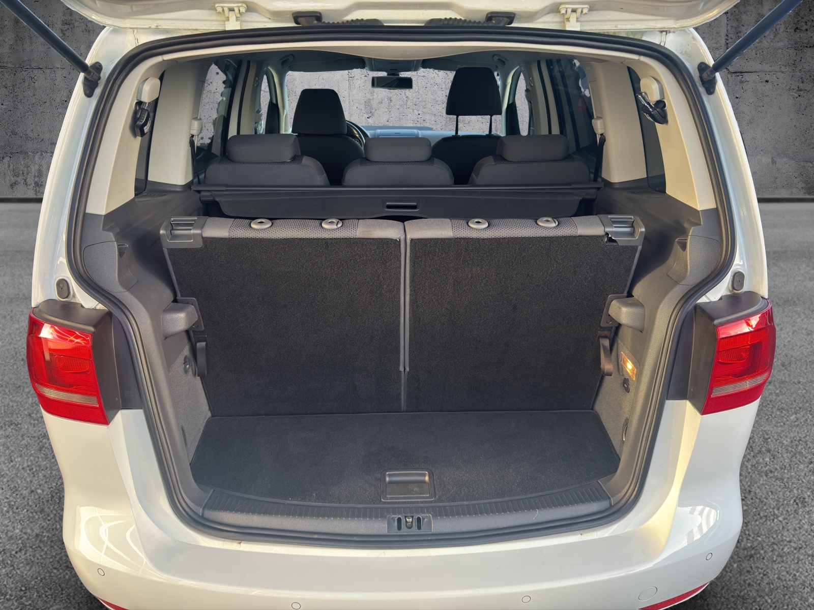 VW Touran 1.4 TSI Start DSG-image-8
