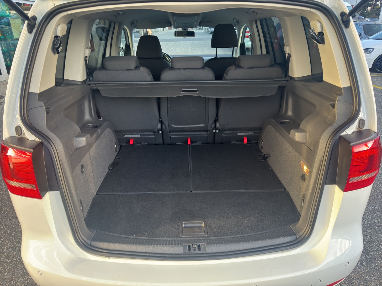VW Touran 1.4 TSI Start DSG-image-21