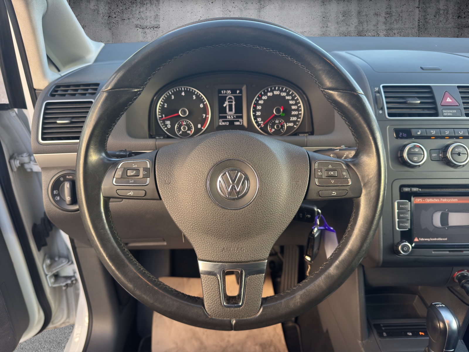 VW Touran 1.4 TSI Start DSG-image-12