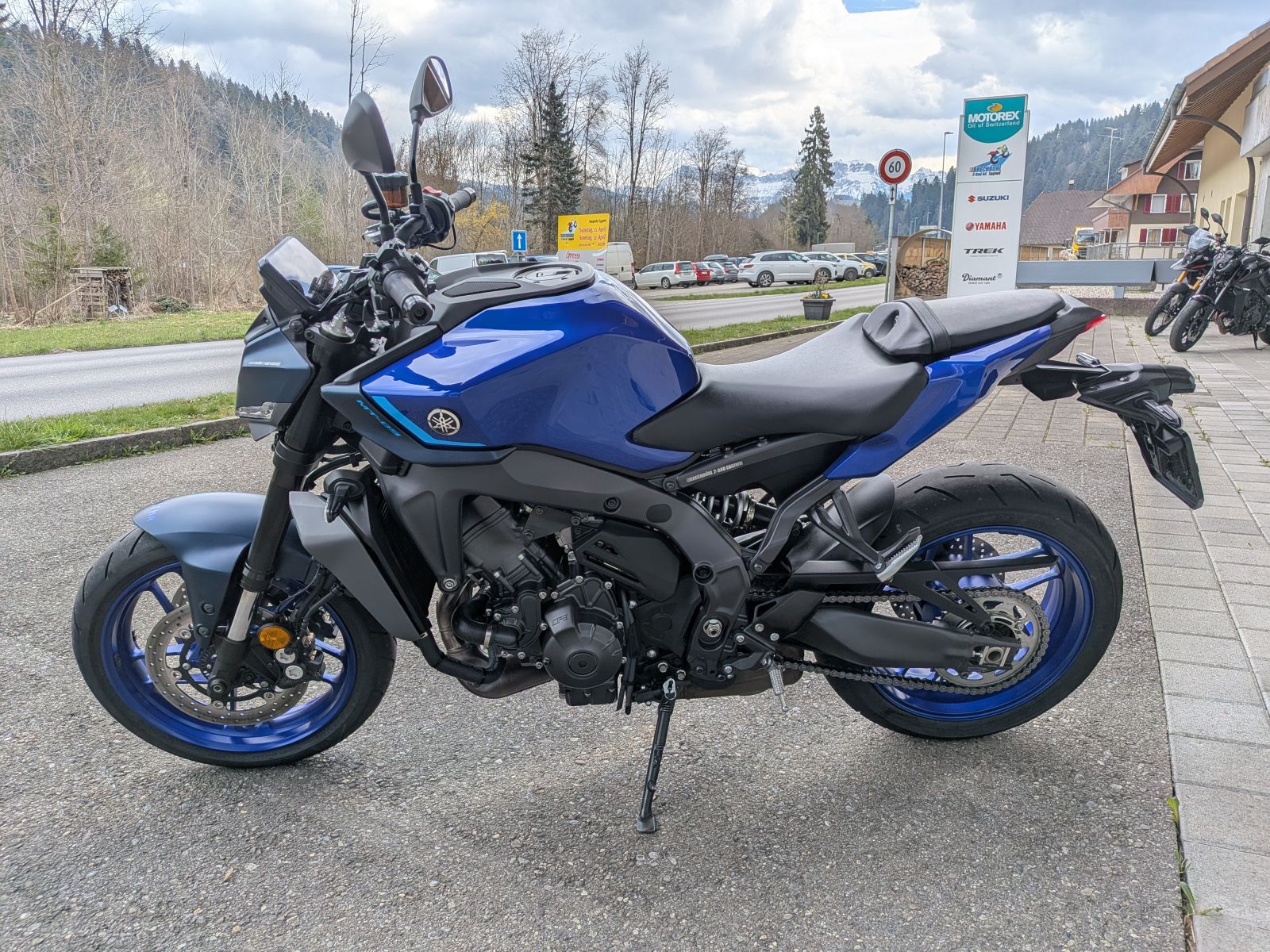YAMAHA MT-09 Y-AMT-image-3