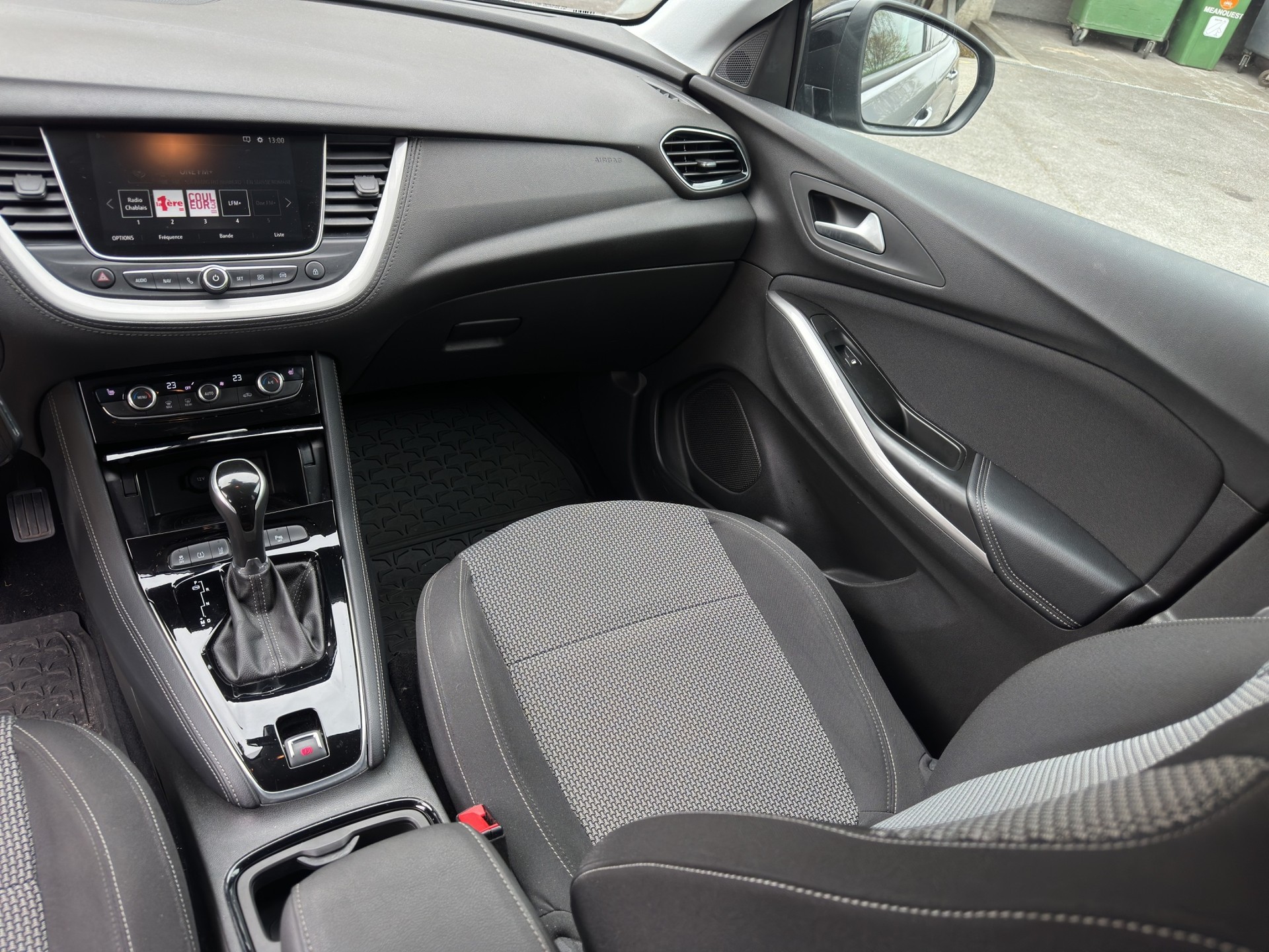 OPEL Grandland X 1.2i TP Ultimate-image-10
