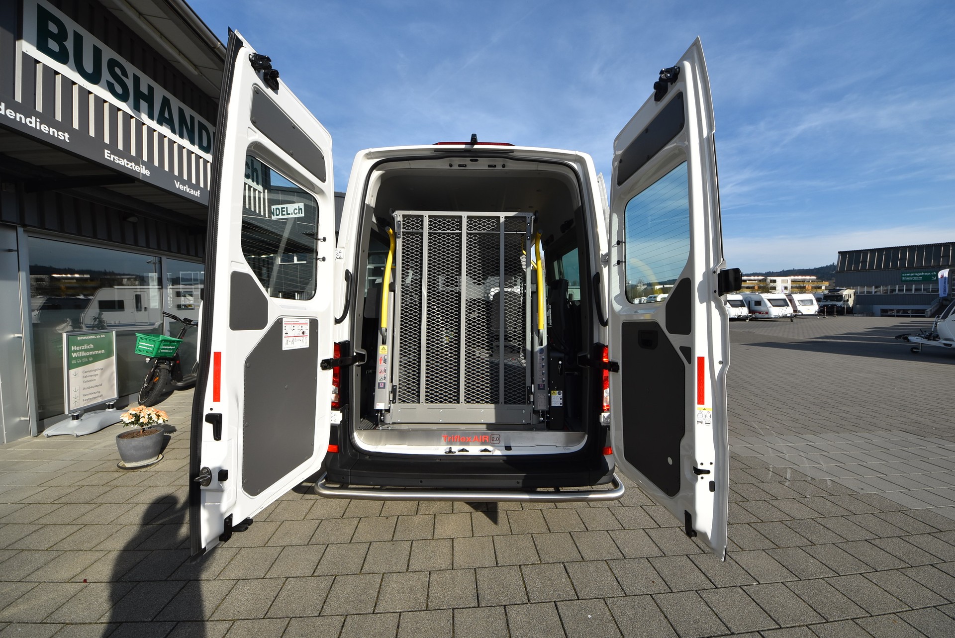 MAN TGE 3.140 Rollstuhlbus-image-10