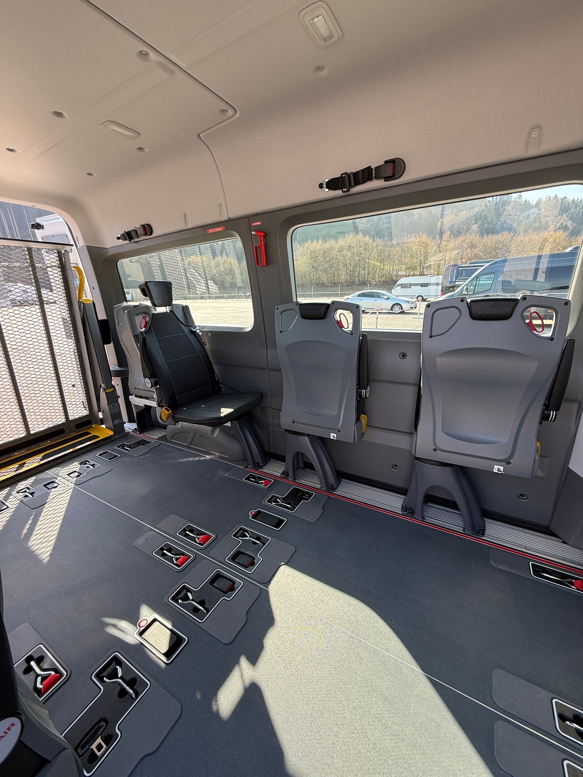 MAN TGE 3.140 Rollstuhlbus-image-14