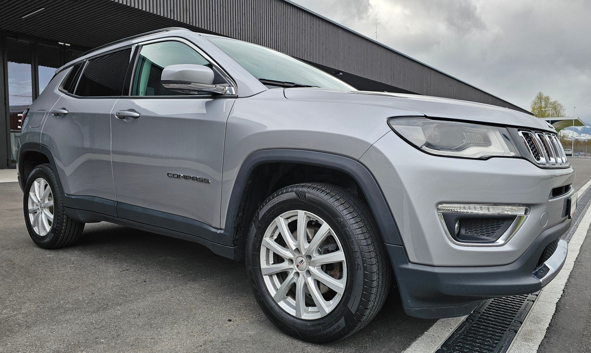 JEEP Compass 2.0CRD Limited AWD 9ATX-image-3