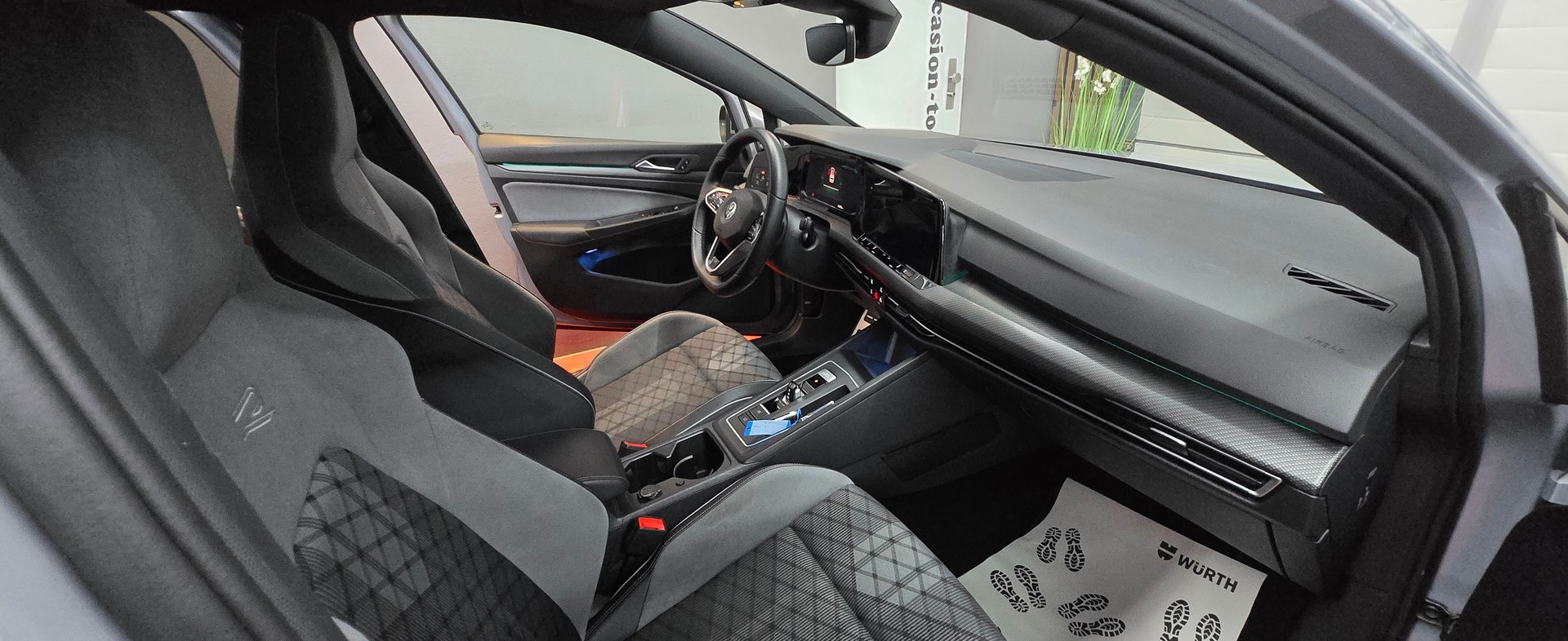 VW Golf 1.5 eTSI mHEV ACT R-Line DSG-image-15