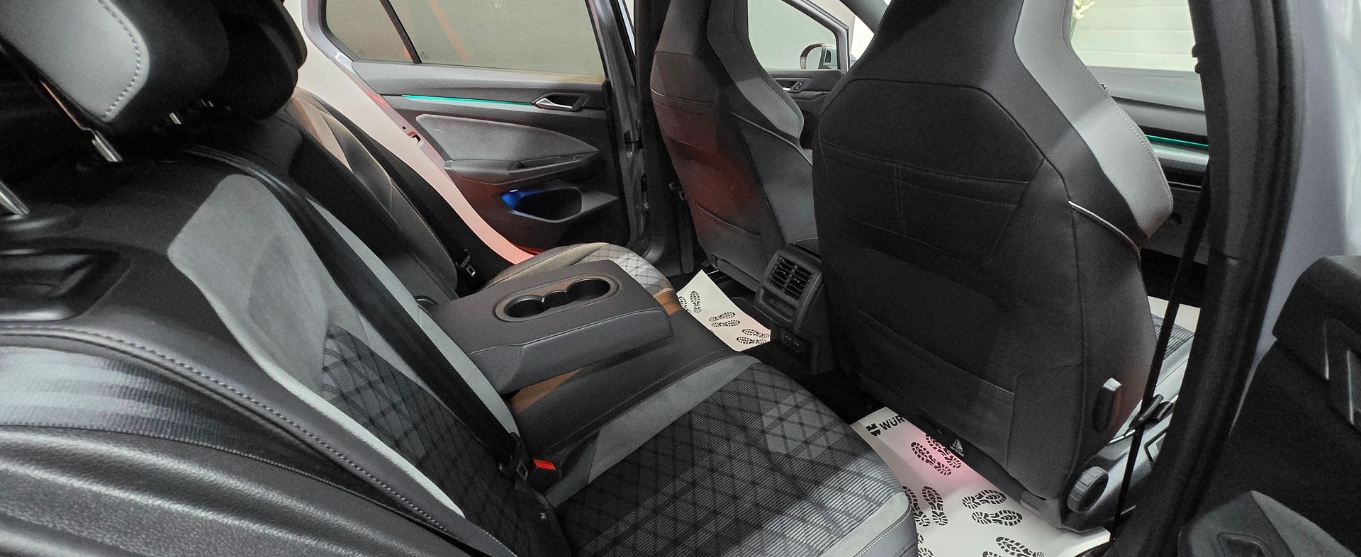 VW Golf 1.5 eTSI mHEV ACT R-Line DSG-image-17