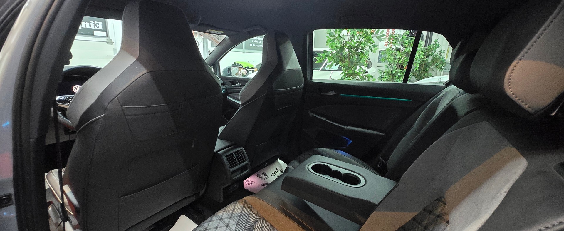 VW Golf 1.5 eTSI mHEV ACT R-Line DSG-image-14