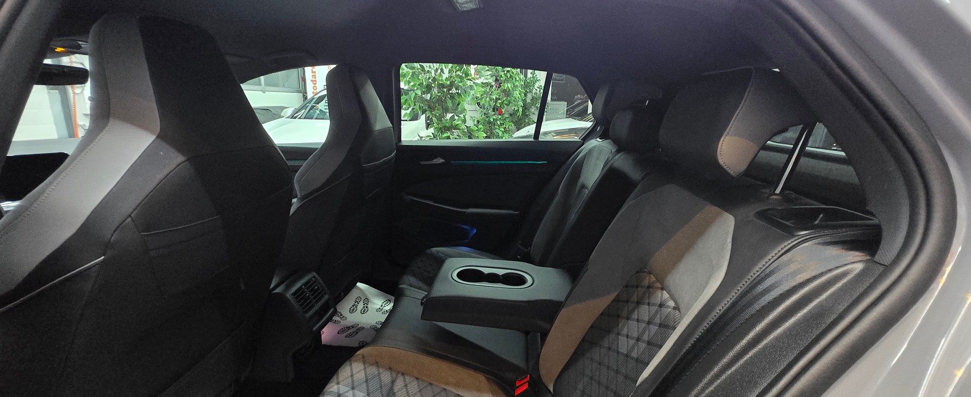 VW Golf 1.5 eTSI mHEV ACT R-Line DSG-image-13
