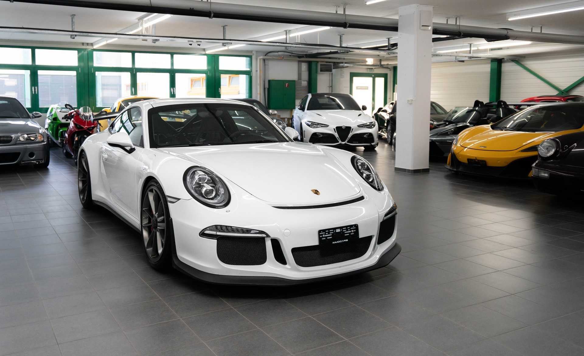 PORSCHE 911 GT3 PDK - KW Manthey-showroom-element-2