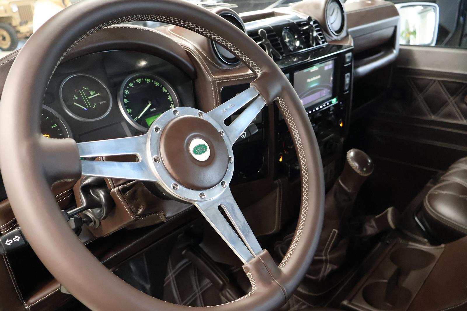 LAND ROVER Defender 90 2.2 TD4 LIMITED EDITION-image-10