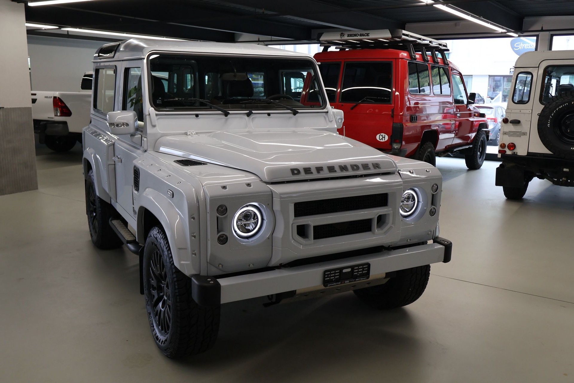 LAND ROVER Defender 90 2.2 TD4 LIMITED EDITION-image-4