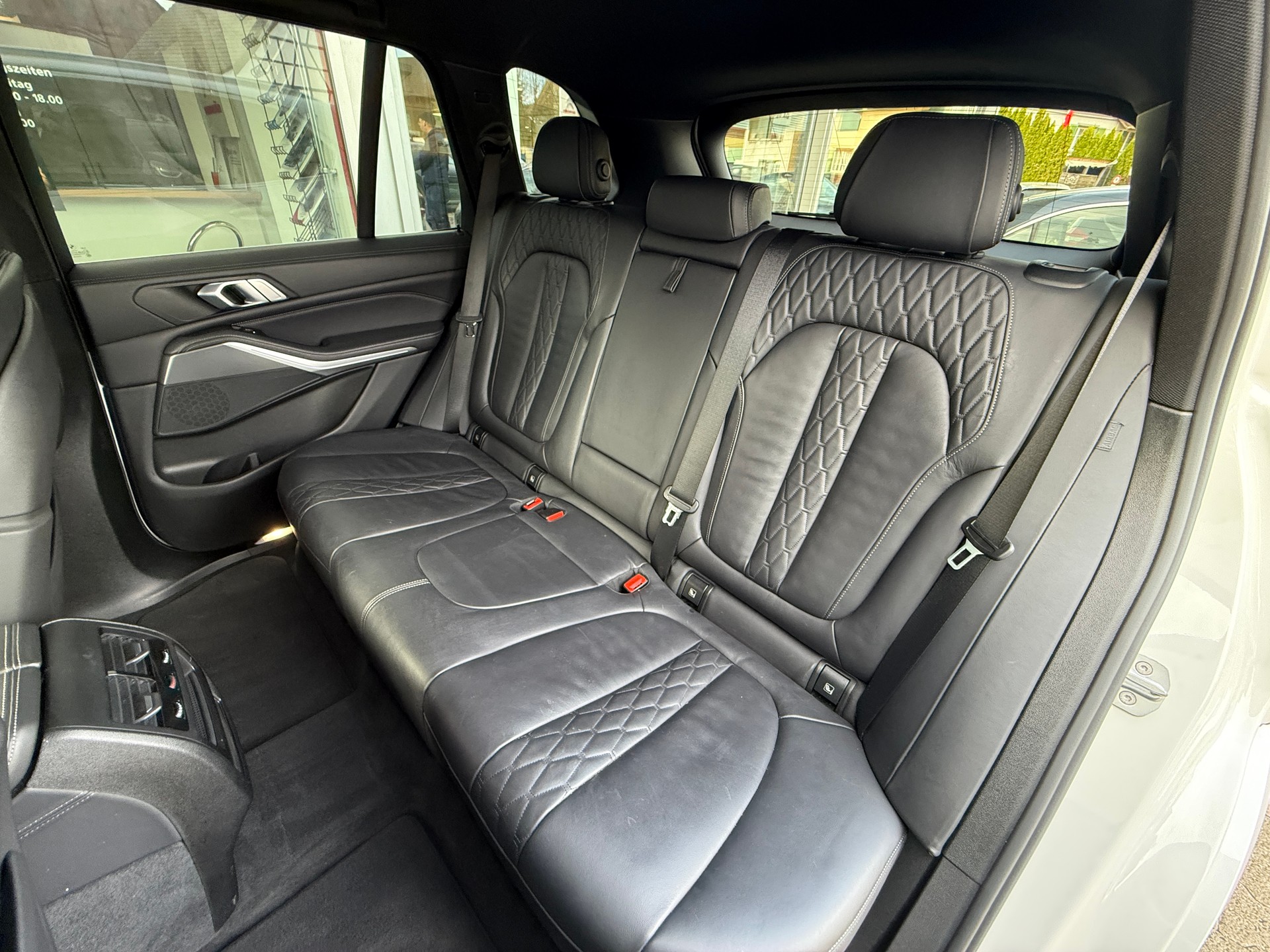 BMW X5 xDrive M50d Steptronic-image-9