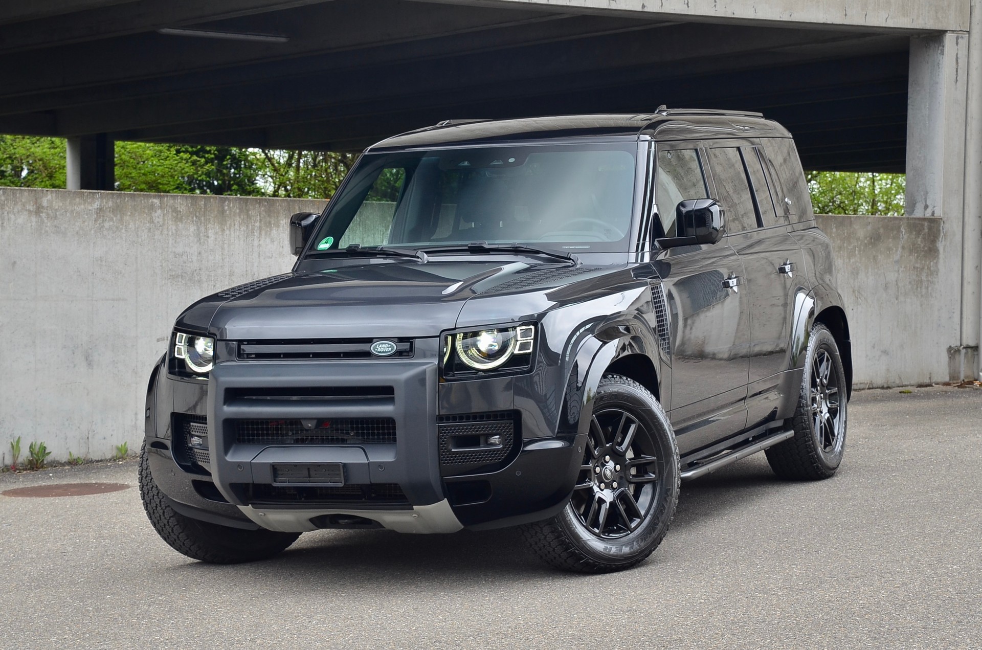 LAND ROVER Defender 110 3.0 D I6 300 X-Dynamic SE AWD AT8-image-6