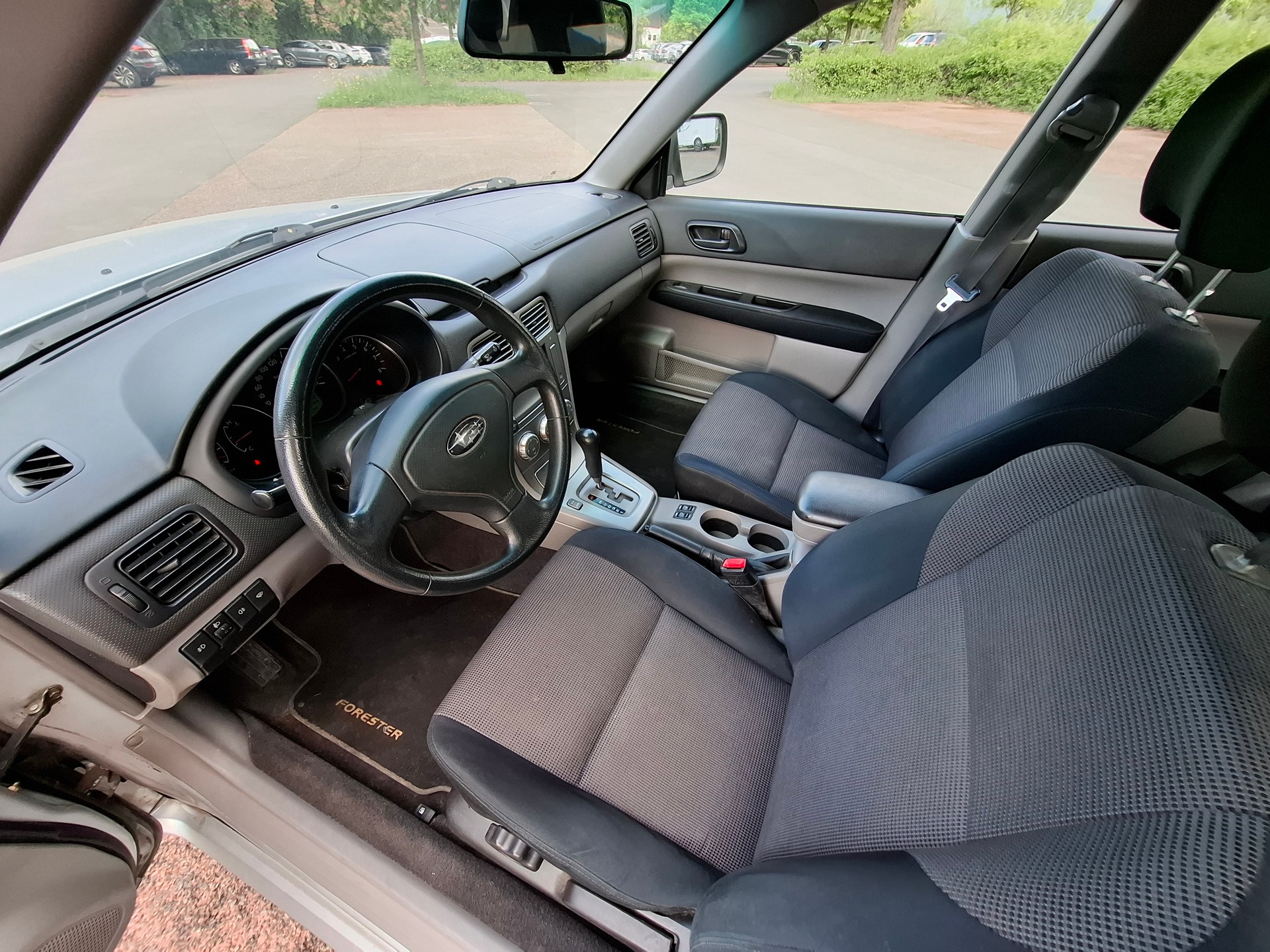 SUBARU Forester 2.0X (Swiss)-image-10