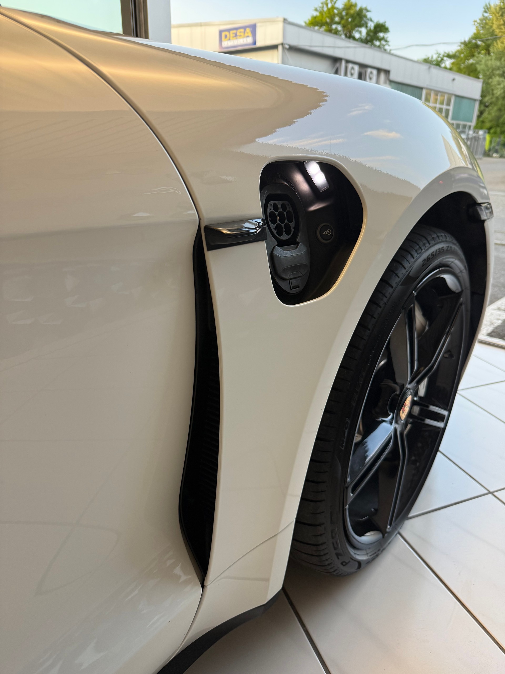 PORSCHE Taycan Turbo-image-31