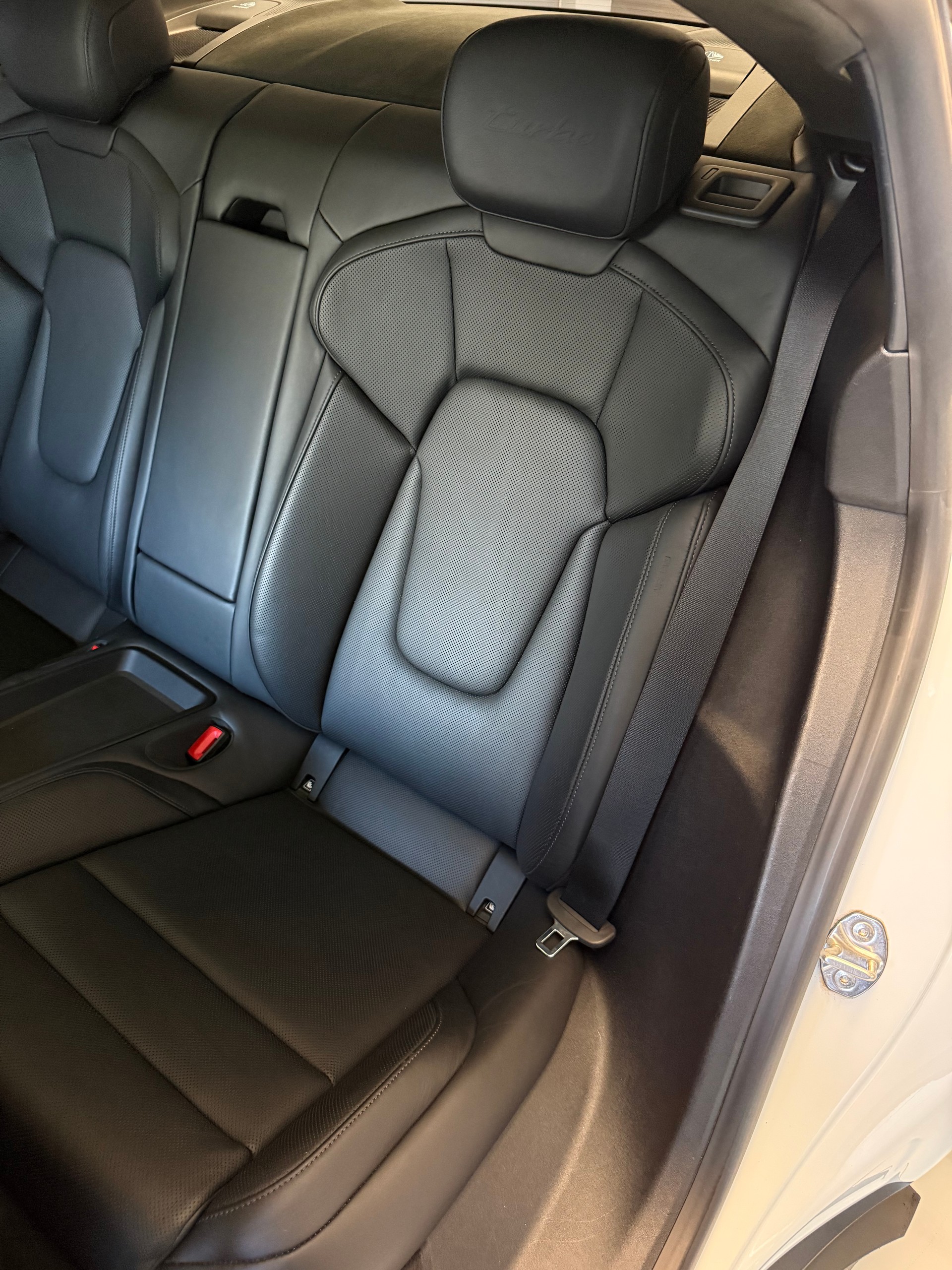 PORSCHE Taycan Turbo-image-8