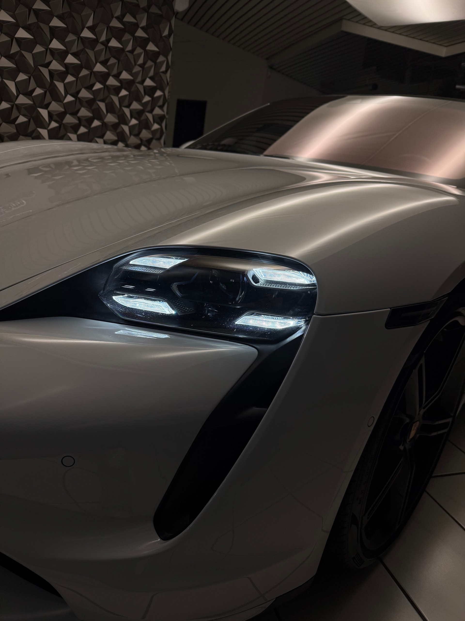 PORSCHE Taycan Turbo-image-34