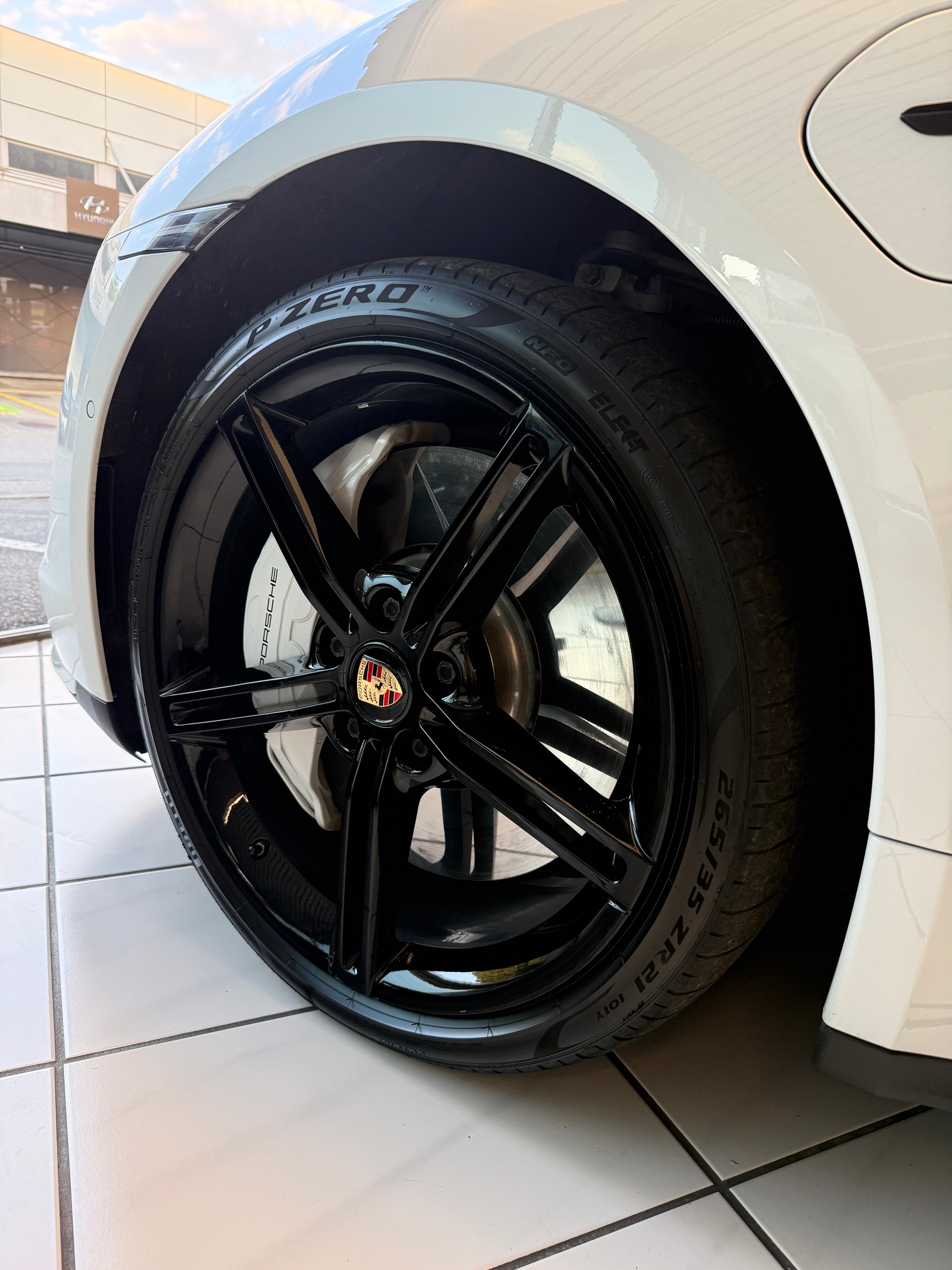 PORSCHE Taycan Turbo-image-32