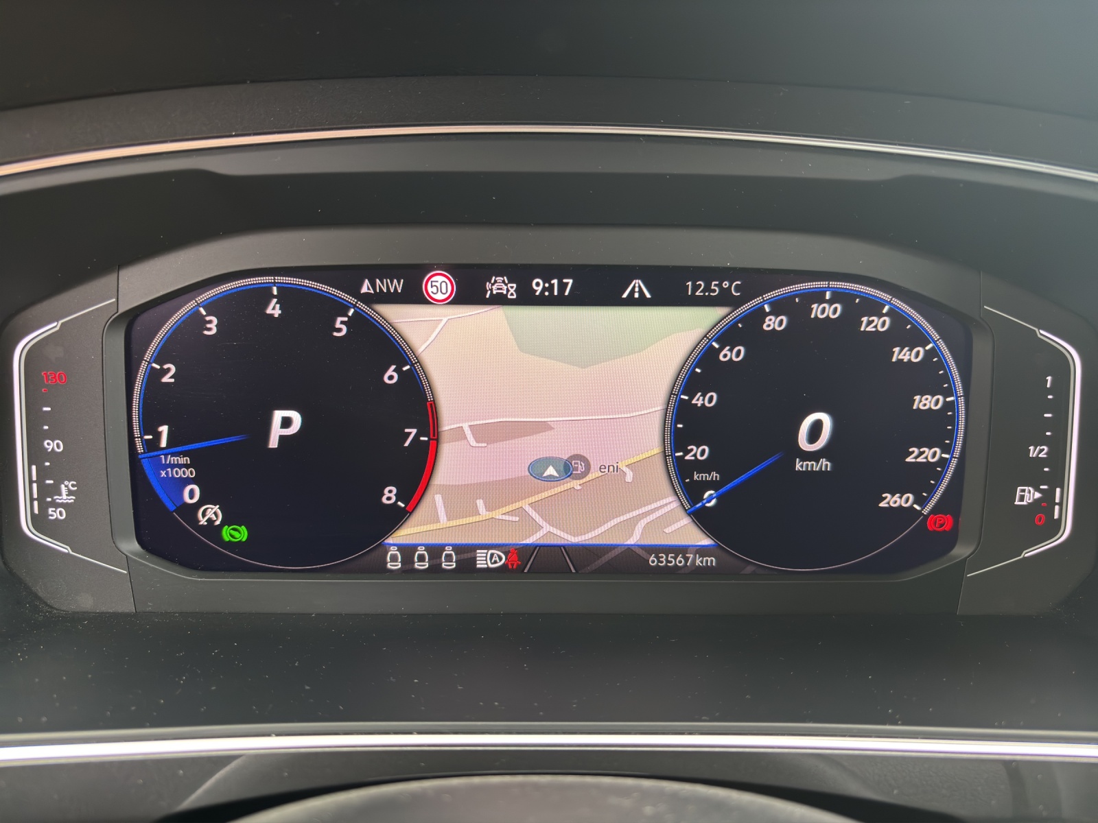 VW Tiguan Allspace 2.0TSI R-Line 4Motion DSG mit AHK & Panorama-Ausstell-/Schiebedach-image-15