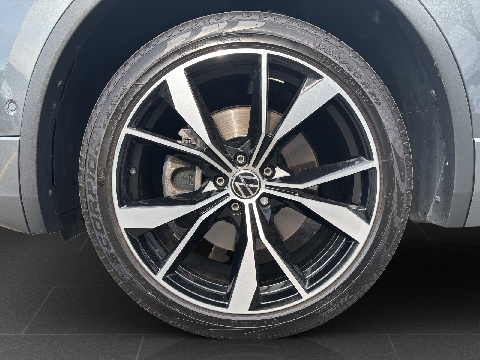 VW Tiguan Allspace 2.0TSI R-Line 4Motion DSG mit AHK & Panorama-Ausstell-/Schiebedach-image-10
