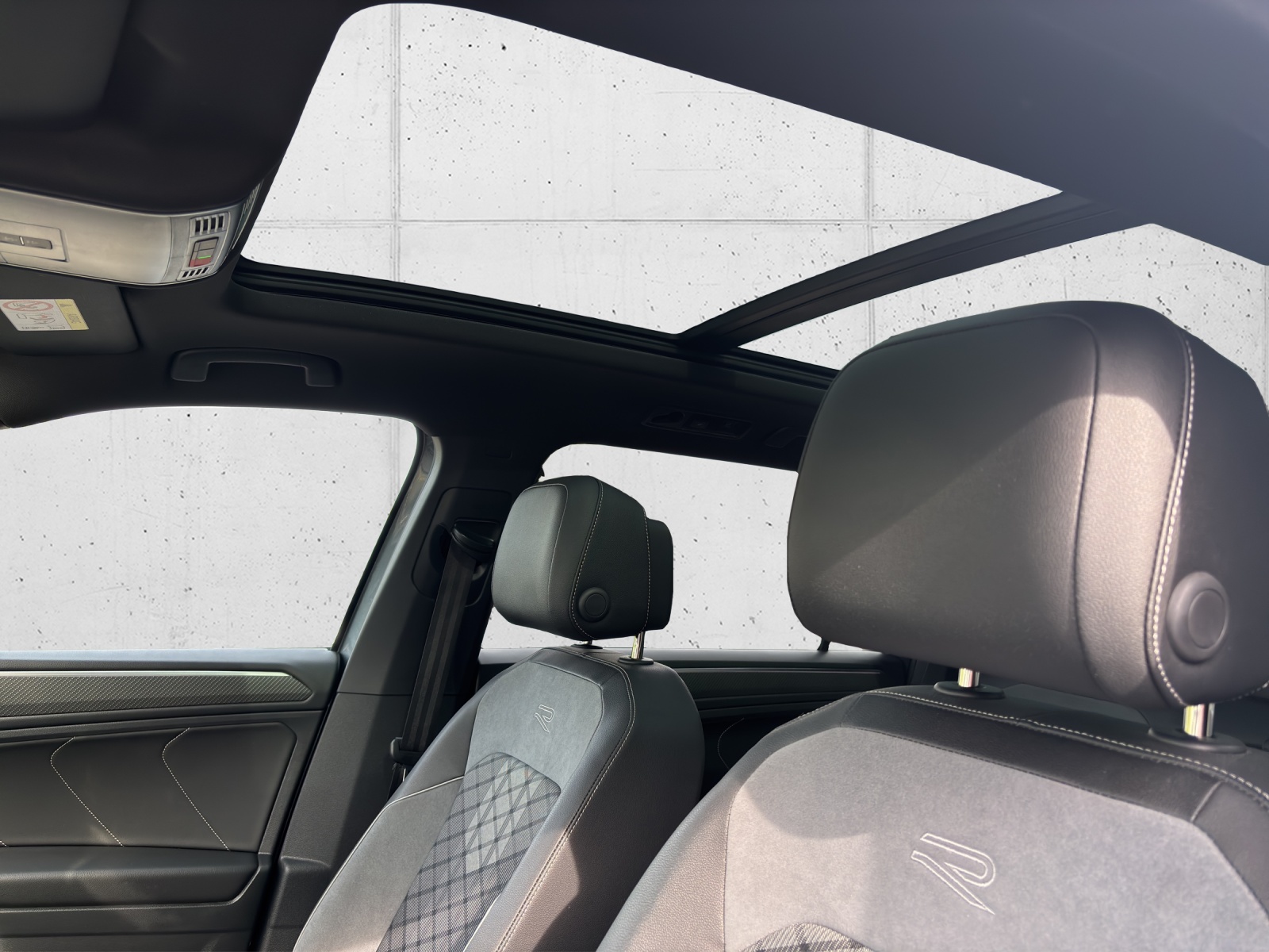 VW Tiguan Allspace 2.0TSI R-Line 4Motion DSG mit AHK & Panorama-Ausstell-/Schiebedach-image-27