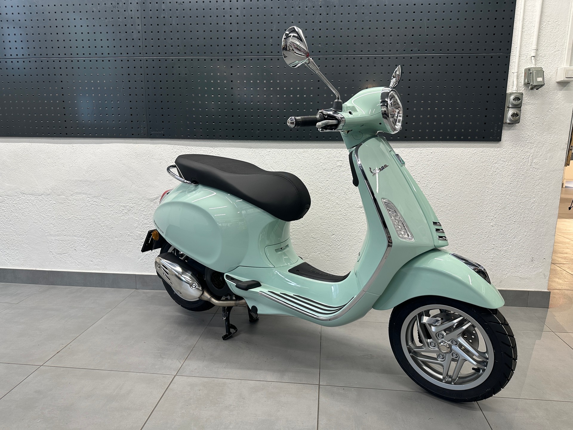PIAGGIO Vespa Primavera 125 | Klassiker | Stilvoll | 125cc | Neu-showroom-element-2