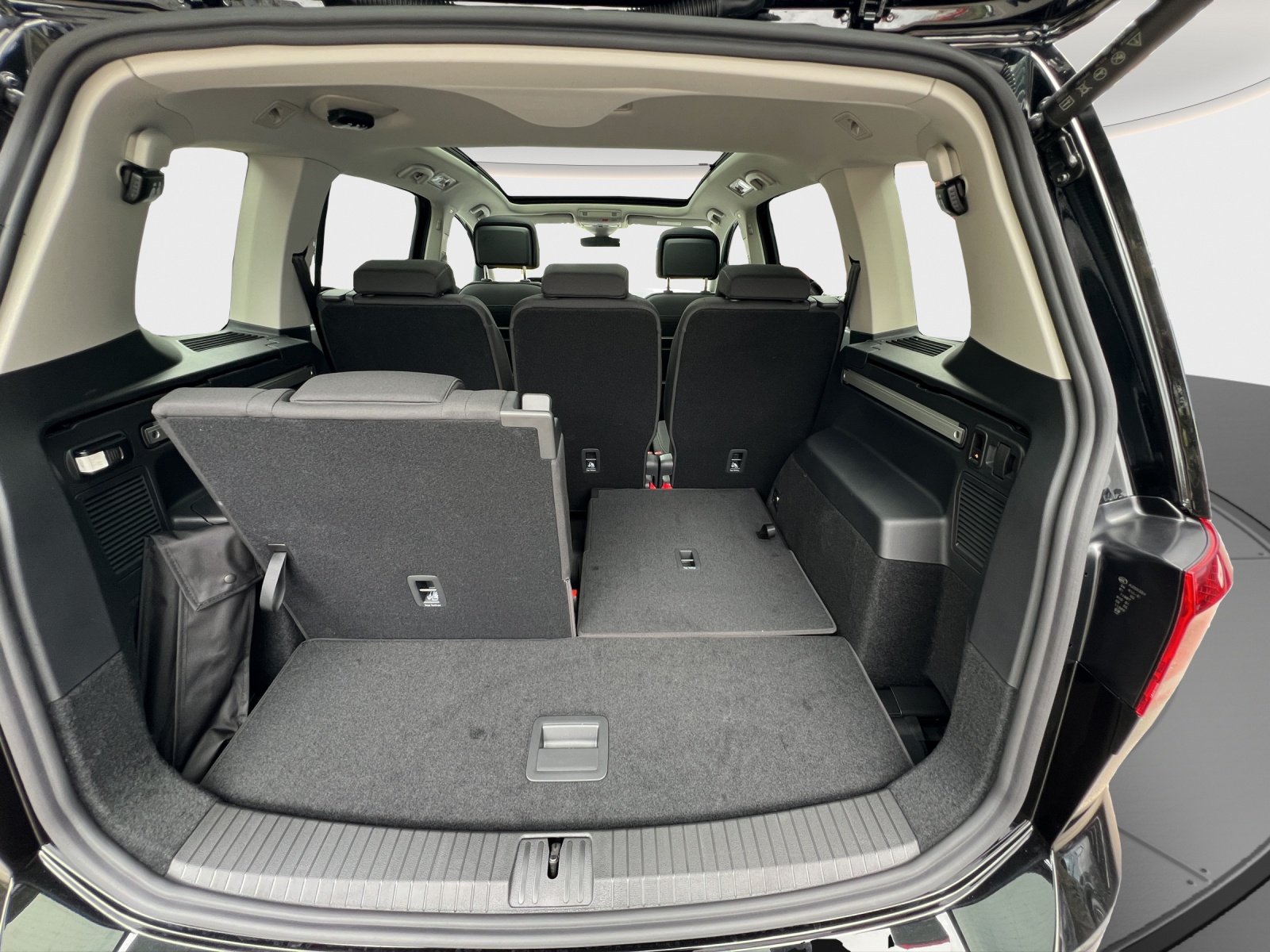VW Touran 1.5 TSI EVO Highline United DSG-image-12