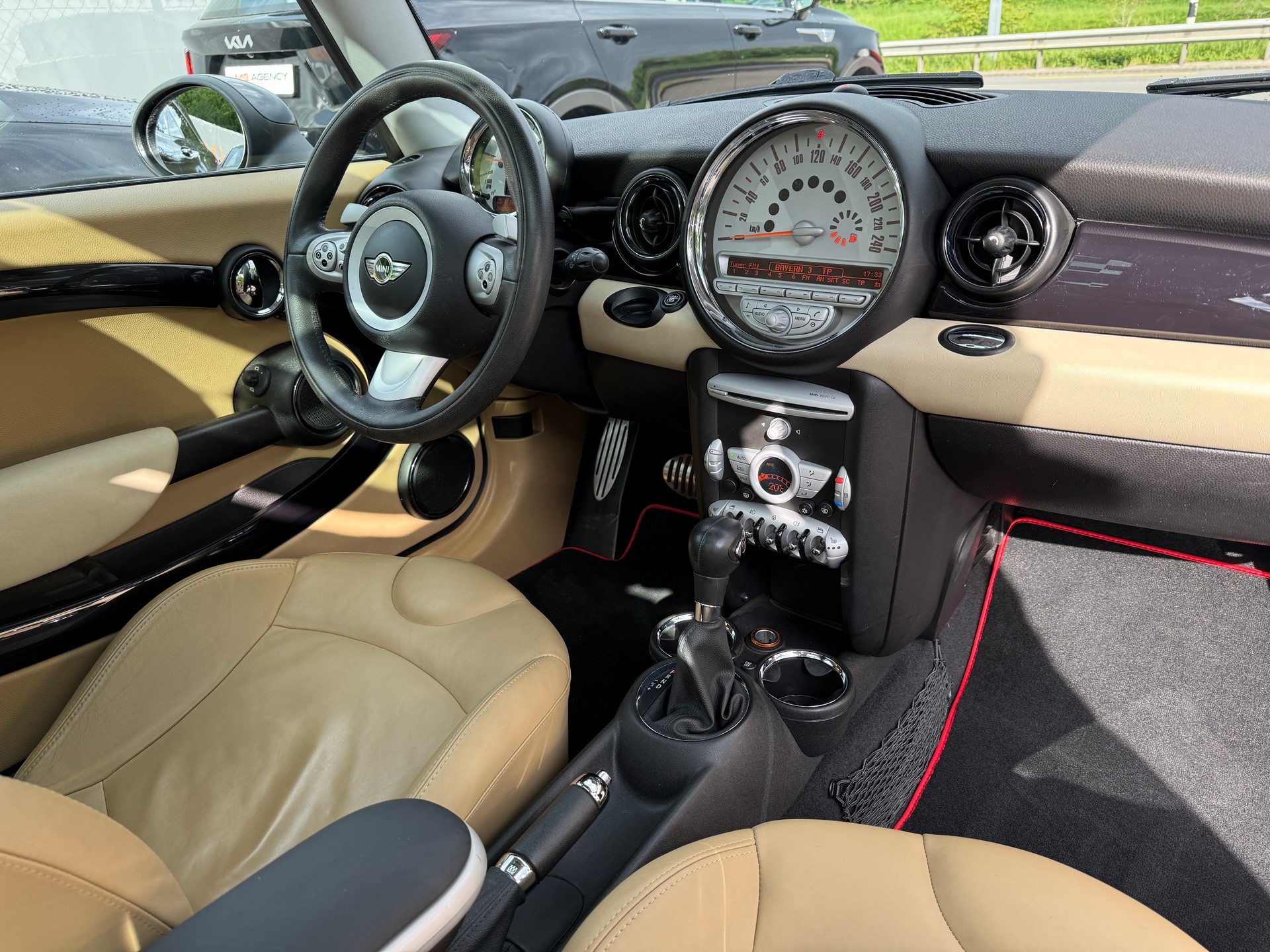 MINI Cooper S-image-10