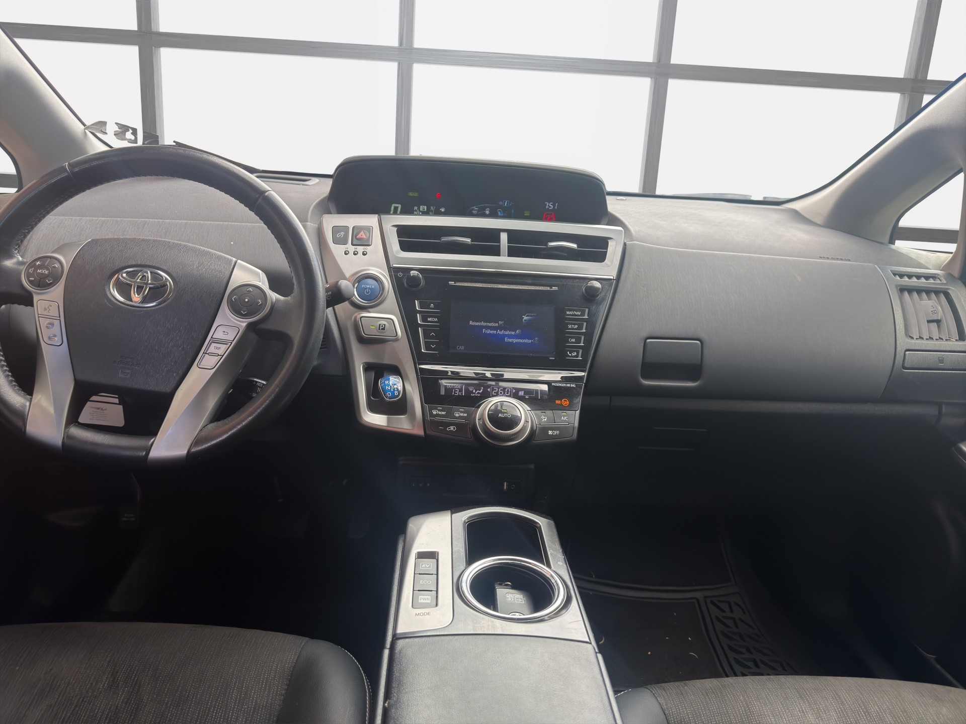 TOYOTA Prius+ 1.8 VVT-i HSD Premium-image-11