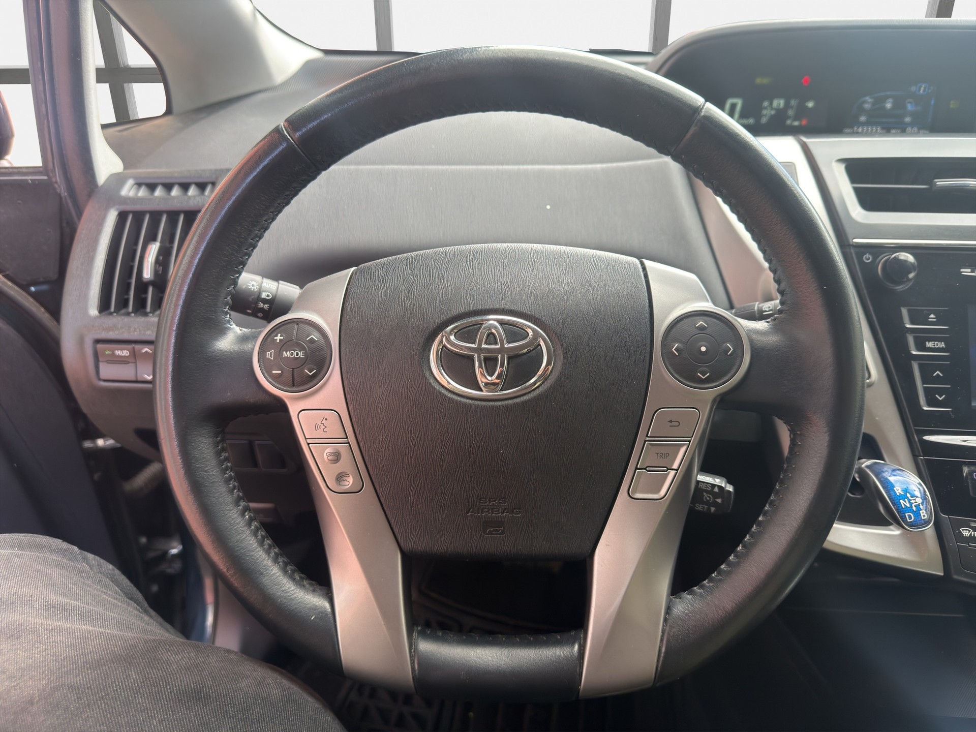 TOYOTA Prius+ 1.8 VVT-i HSD Premium-image-8
